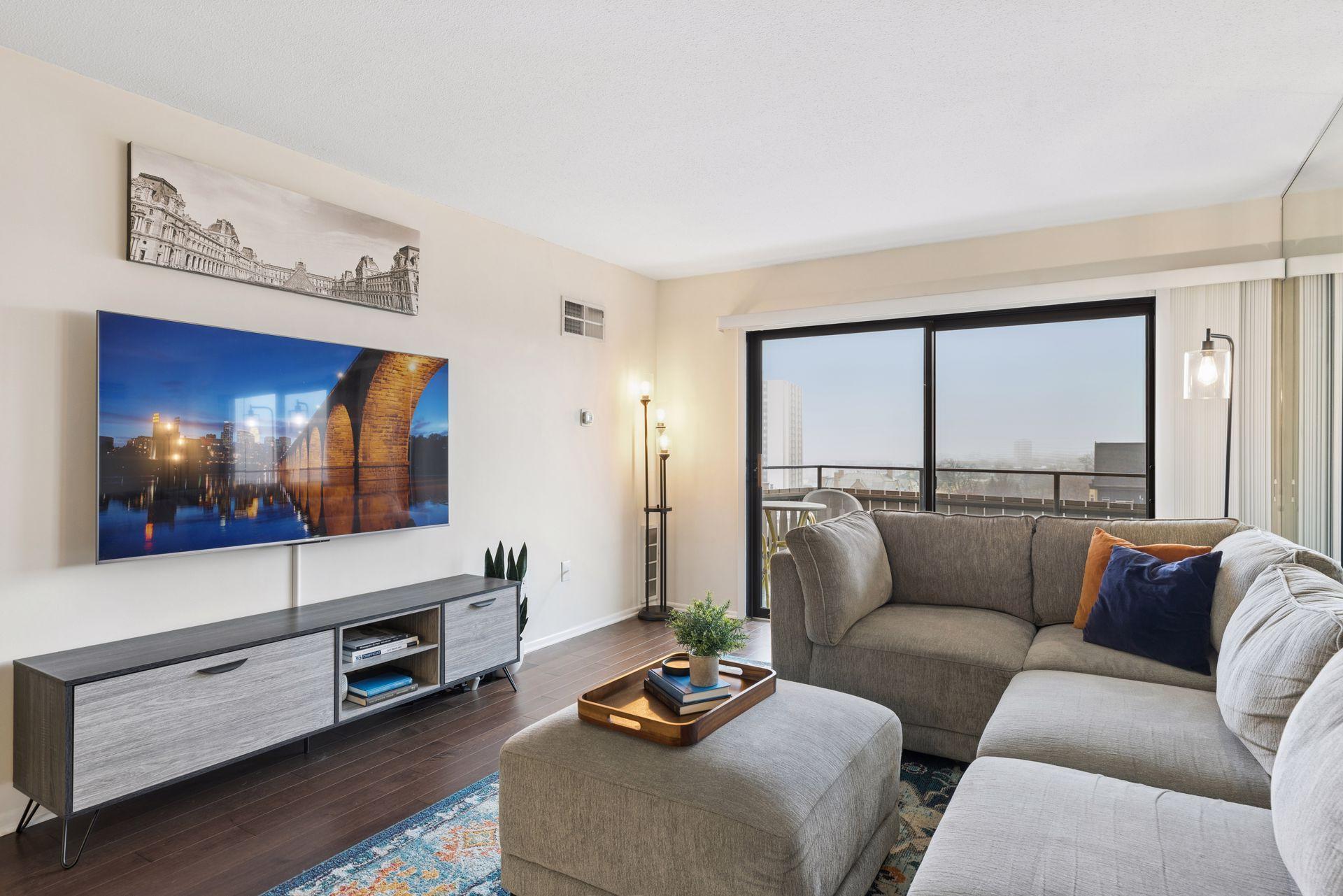 View of Residential at 400 Groveland Avenue #914, Minneapolis MN 55403, Minneapolis (13 of 58) - Mike Wilen | Minnesota Team Real Estate