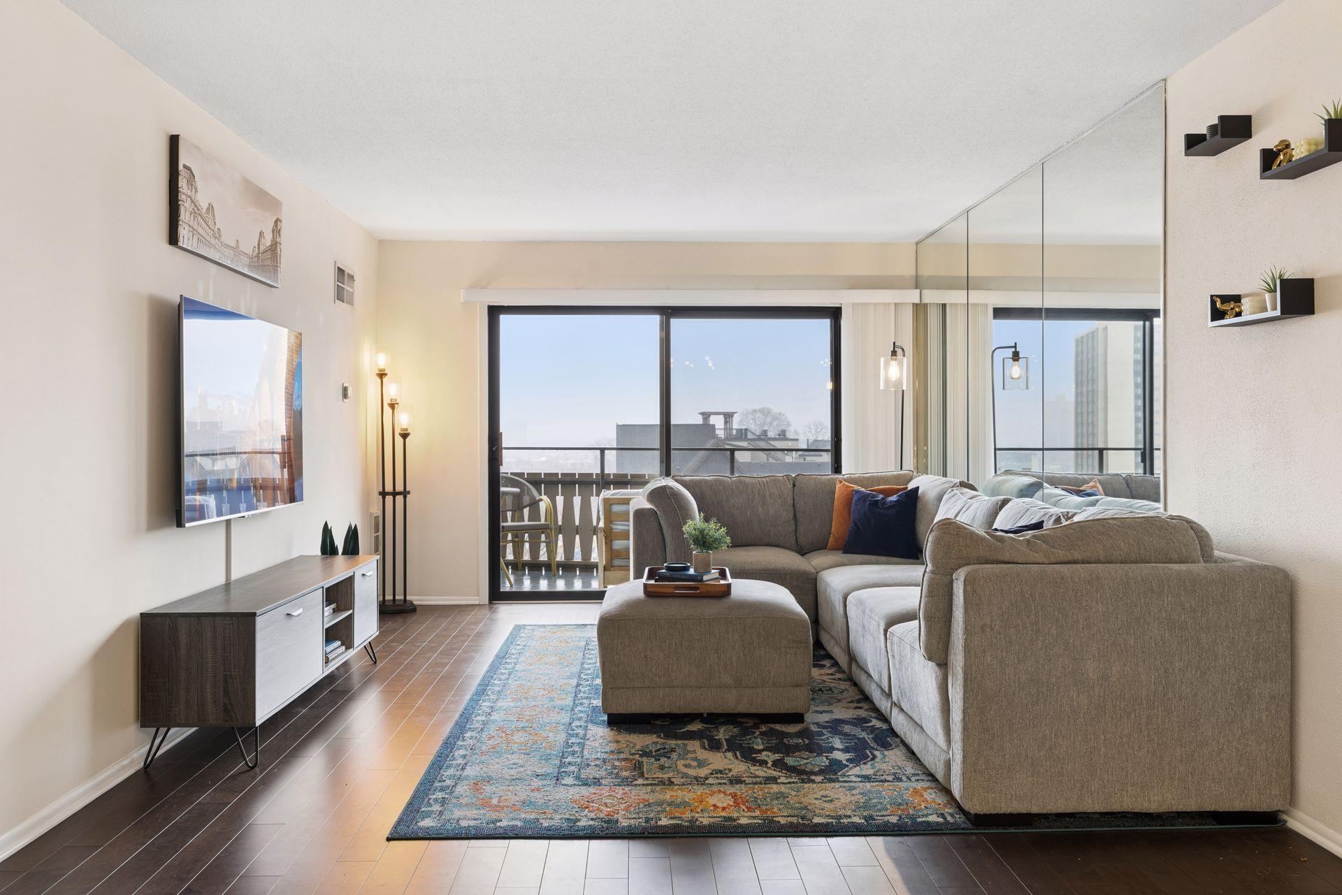 View of Residential at 400 Groveland Avenue #914, Minneapolis MN 55403, Minneapolis (12 of 58) - Mike Wilen | Minnesota Team Real Estate