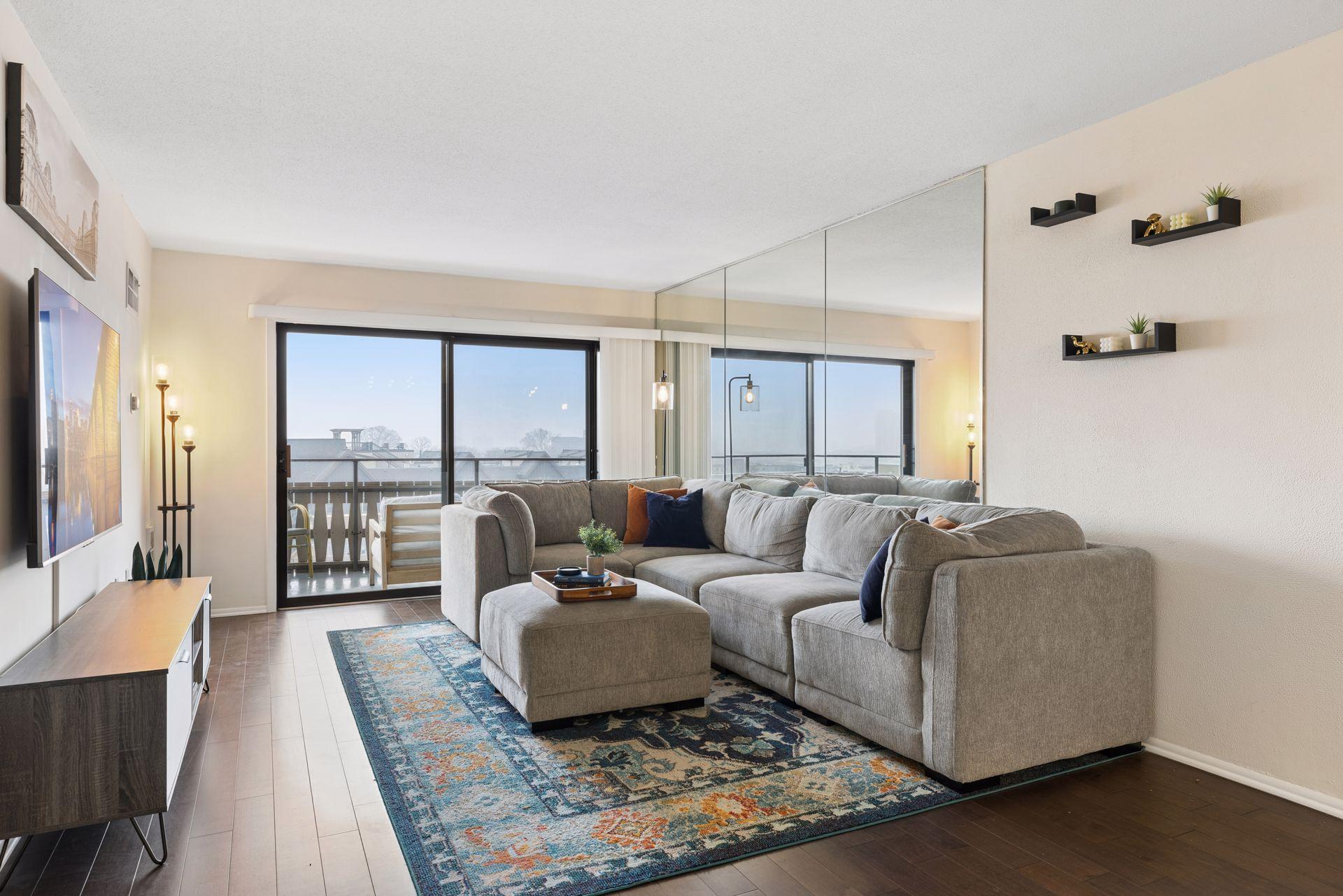 View of Residential at 400 Groveland Avenue #914, Minneapolis MN 55403, Minneapolis (8 of 58) - Mike Wilen | Minnesota Team Real Estate