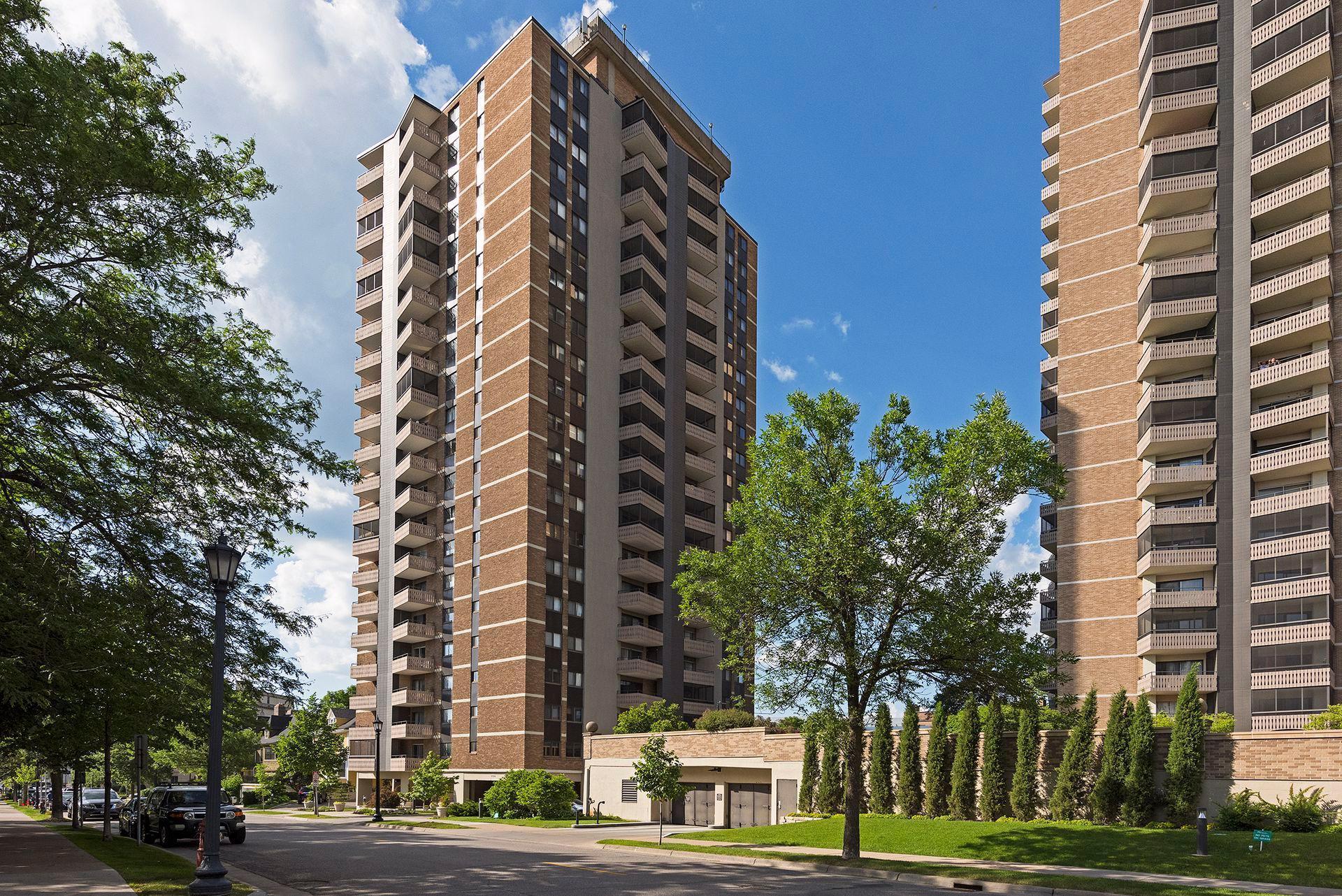 View of Residential at 400 Groveland Avenue #914, Minneapolis MN 55403, Minneapolis (25 of 58) - Mike Wilen | Minnesota Team Real Estate