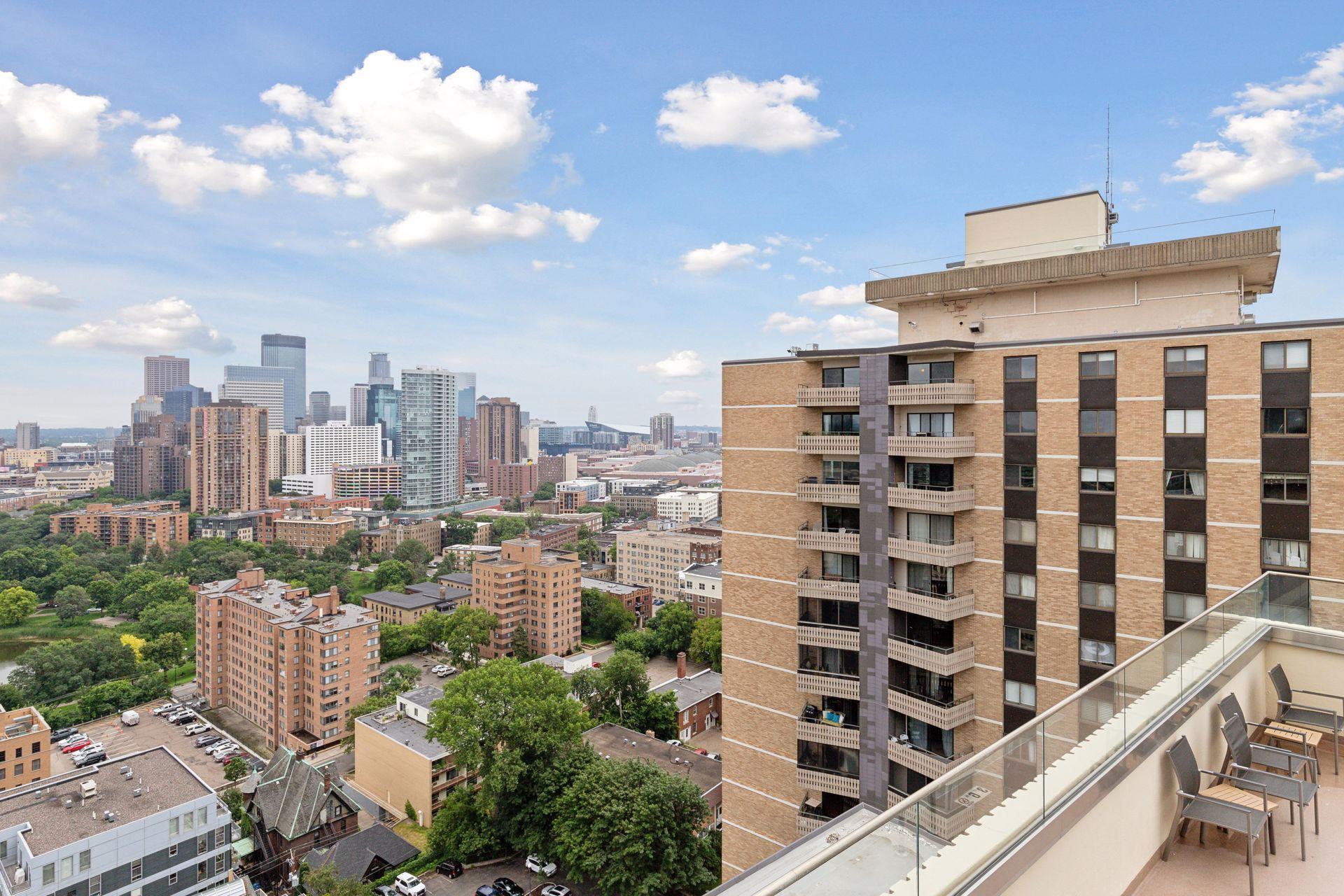 View of Residential at 400 Groveland Avenue #914, Minneapolis MN 55403, Minneapolis (47 of 58) - Mike Wilen | Minnesota Team Real Estate