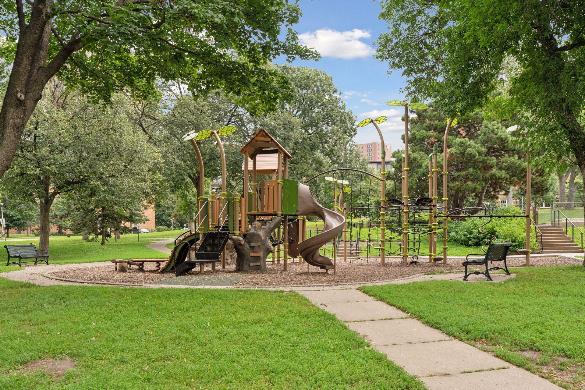 View of Residential at 400 Groveland Avenue #914, Minneapolis MN 55403, Minneapolis (58 of 58) - Mike Wilen | Minnesota Team Real Estate