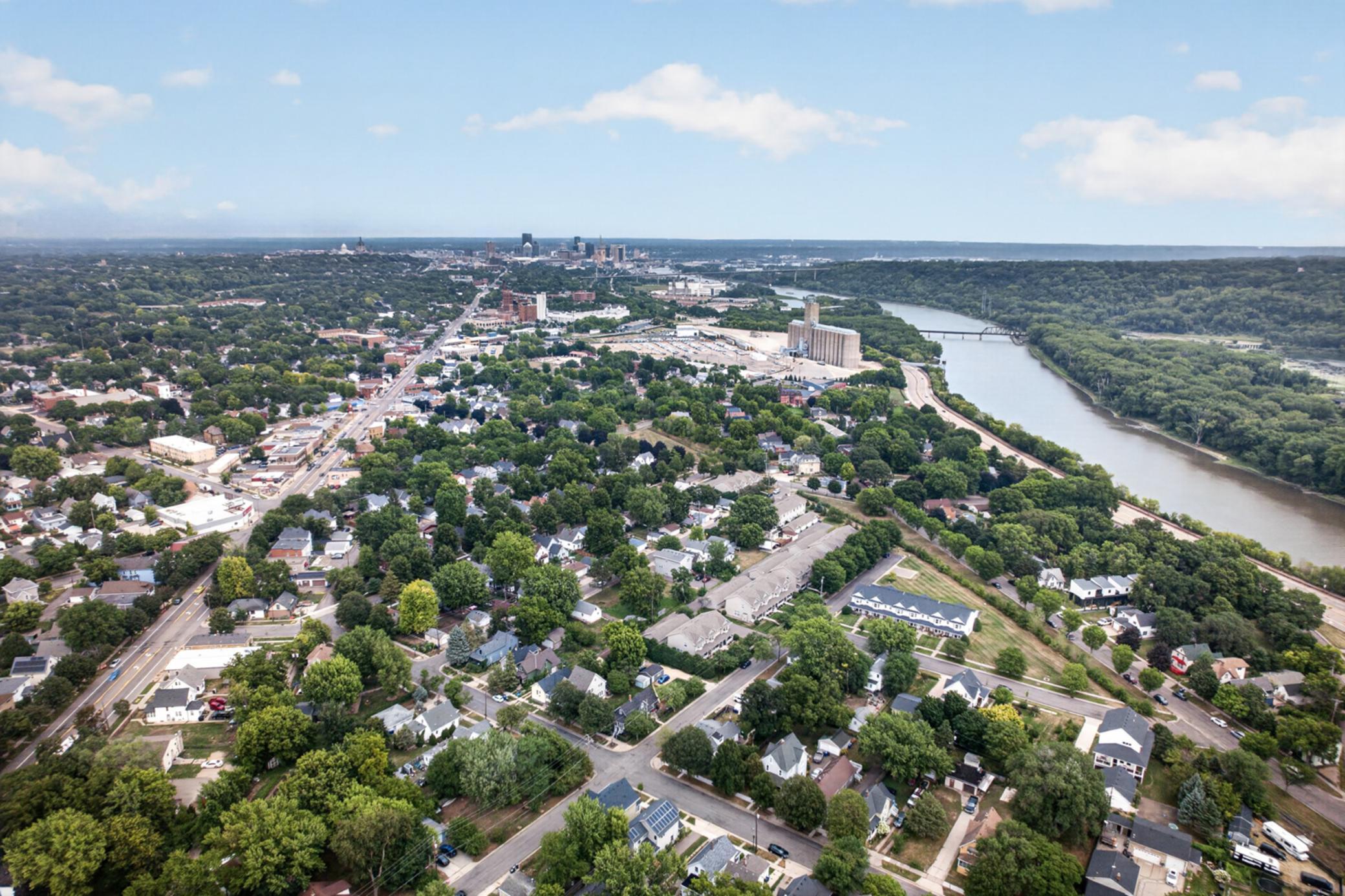 View of Residential at 1033 Armstrong Avenue, Saint Paul MN 55102, Saint Paul (39 of 43) - Mike Wilen | Minnesota Team Real Estate