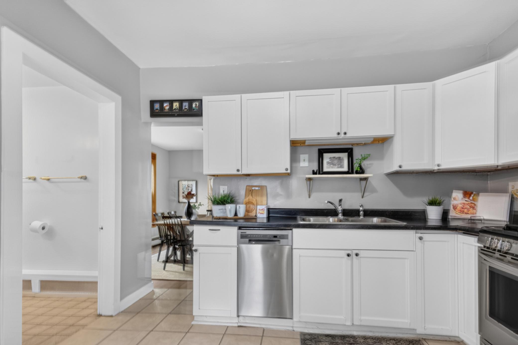 View of Residential at 1033 Armstrong Avenue, Saint Paul MN 55102, Saint Paul (16 of 43) - Mike Wilen | Minnesota Team Real Estate