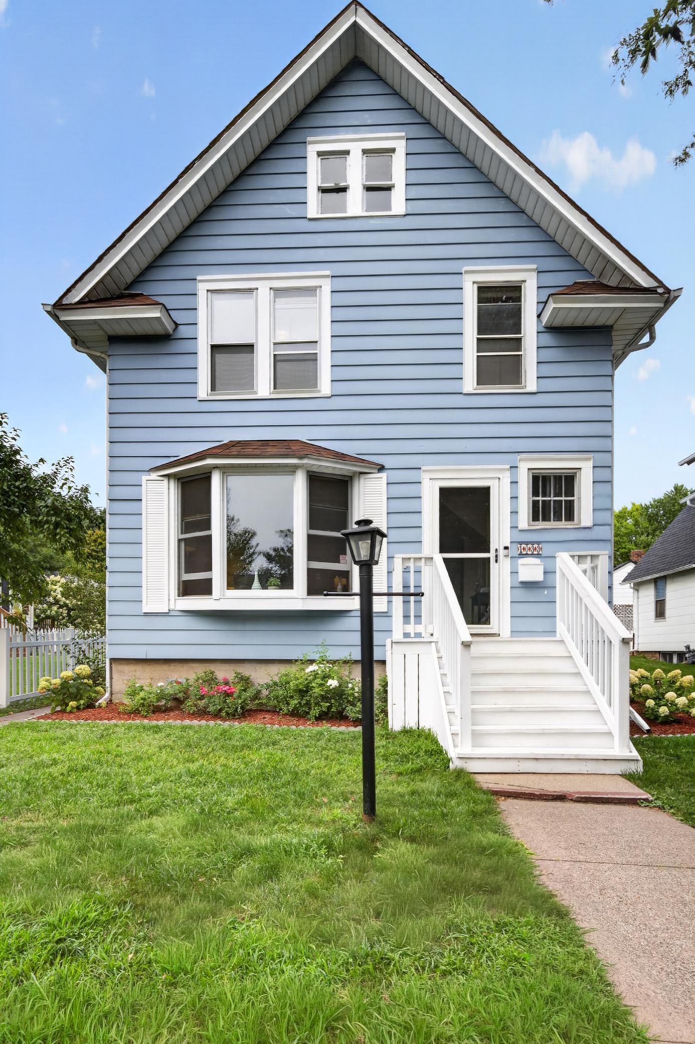 View of Single Family at 1033 Armstrong Avenue, Saint Paul - Mike Wilen | Minnesota Team Real Estate