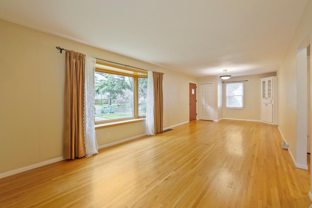 View of Residential at 3340 Utah Avenue, Saint Louis Park MN 55426, Saint Louis Park (8 of 32) - Mike Wilen | Minnesota Team Real Estate