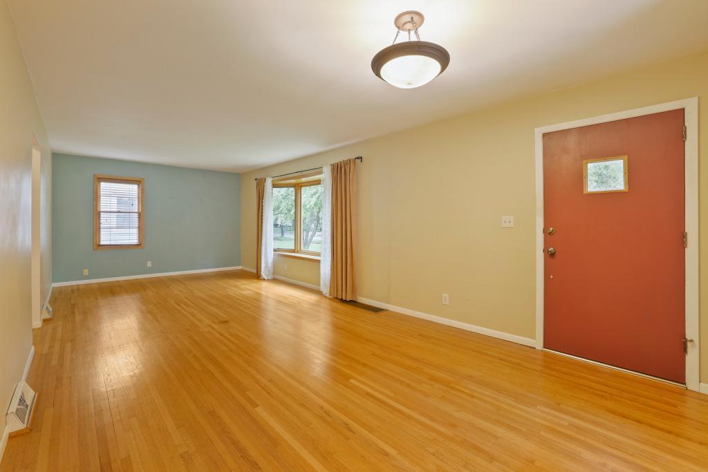 View of Residential at 3340 Utah Avenue, Saint Louis Park MN 55426, Saint Louis Park (10 of 32) - Mike Wilen | Minnesota Team Real Estate
