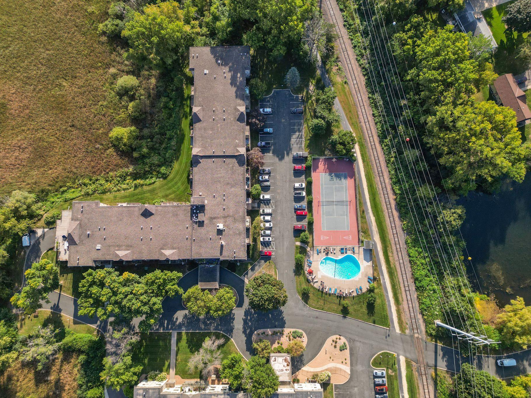 View of Residential at 1304 Medicine Lake Drive #323, Plymouth MN 55441, Plymouth (26 of 33) - Mike Wilen | Minnesota Team Real Estate