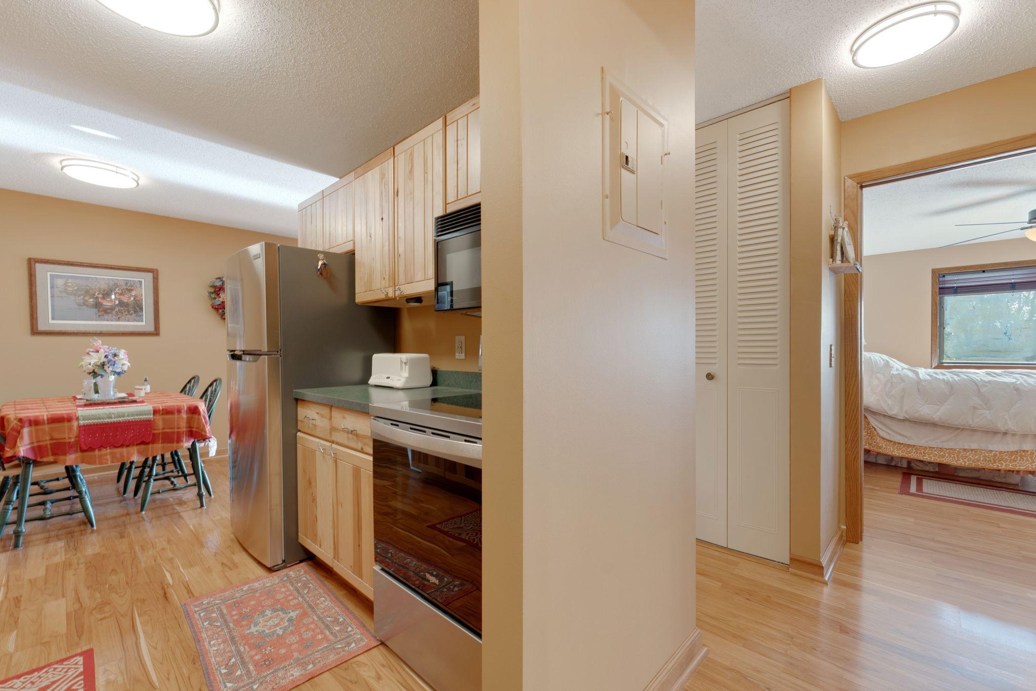 View of Residential at 1304 Medicine Lake Drive #323, Plymouth MN 55441, Plymouth (7 of 33) - Mike Wilen | Minnesota Team Real Estate