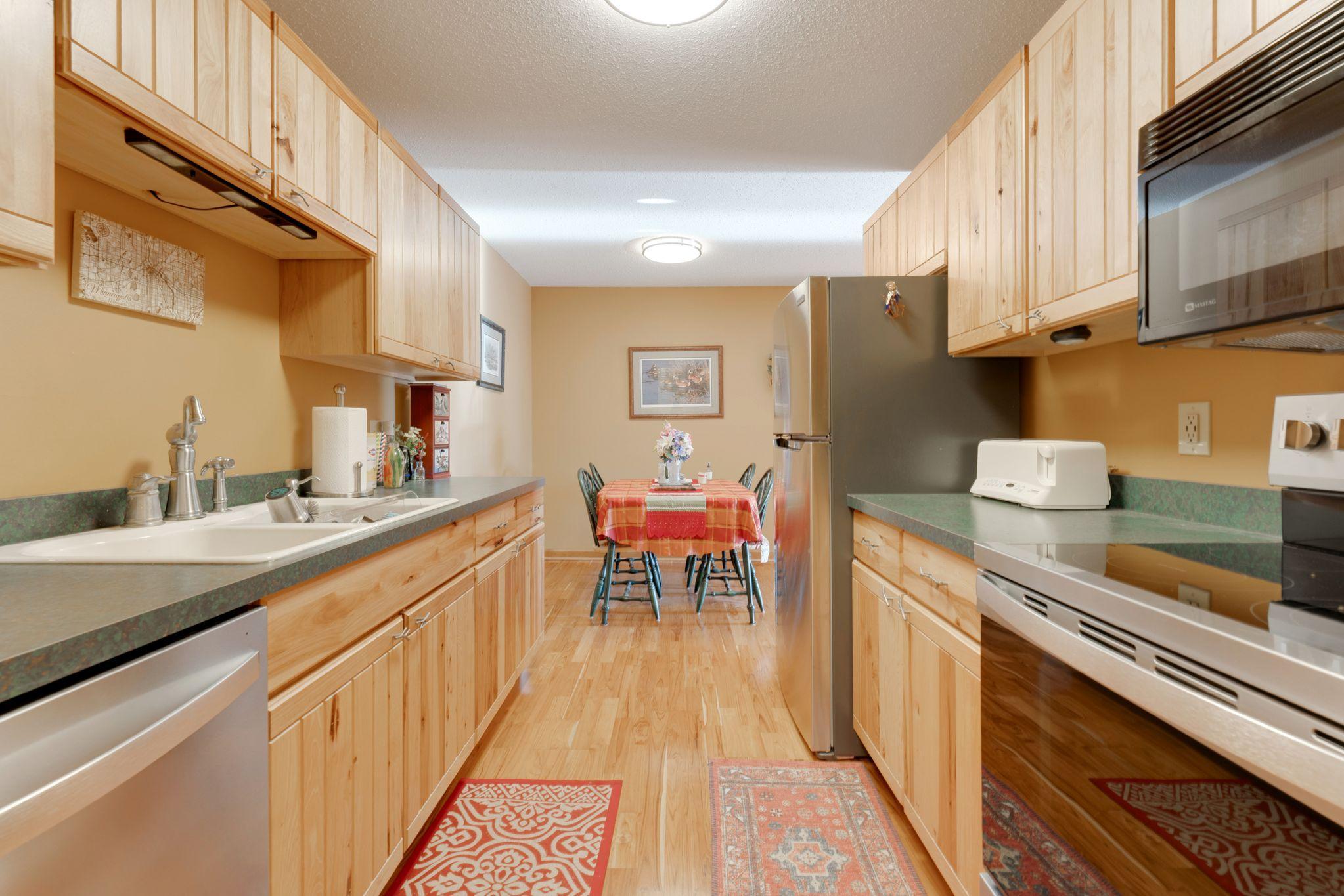 View of Residential at 1304 Medicine Lake Drive #323, Plymouth MN 55441, Plymouth (8 of 33) - Mike Wilen | Minnesota Team Real Estate