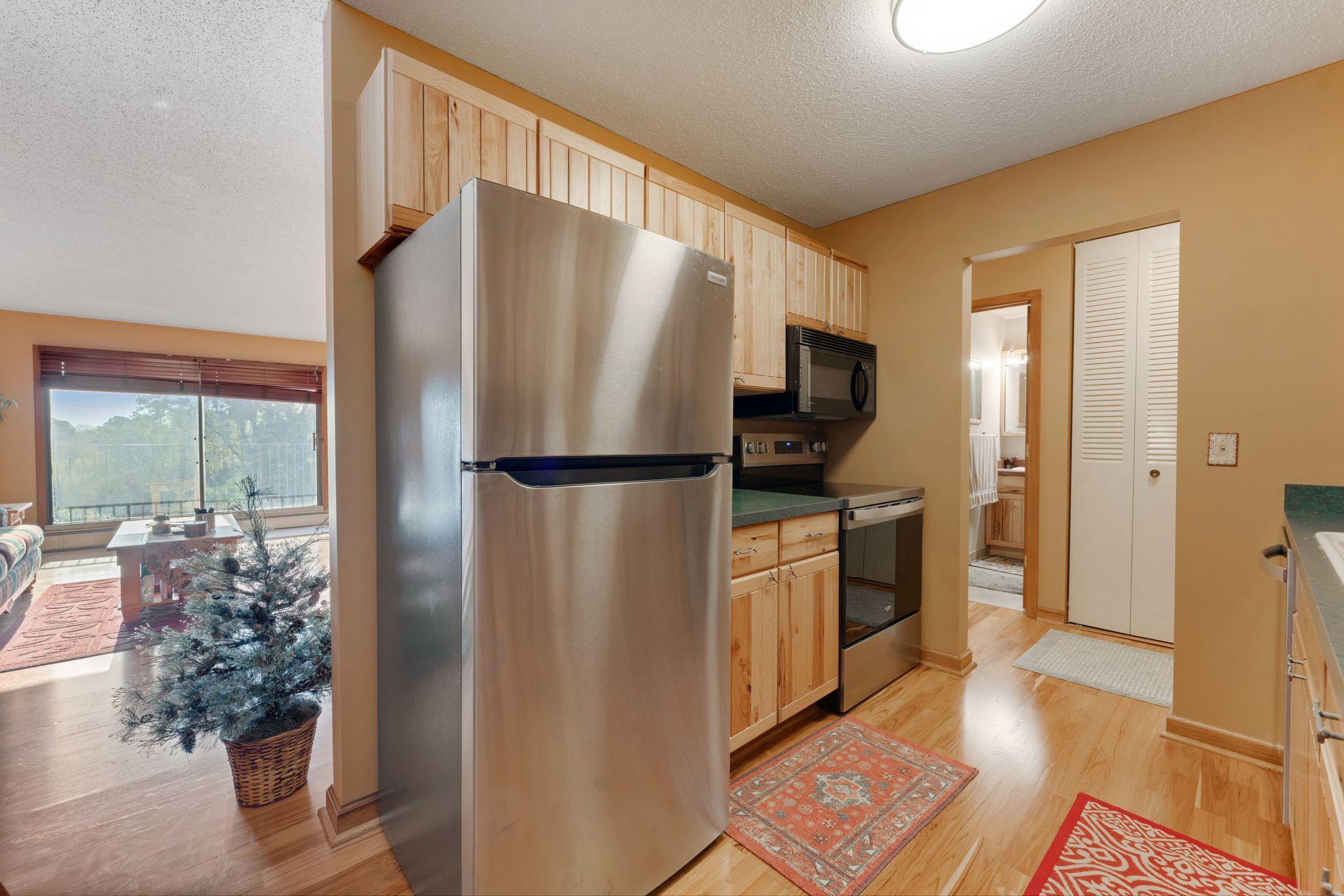 View of Residential at 1304 Medicine Lake Drive #323, Plymouth MN 55441, Plymouth (4 of 33) - Mike Wilen | Minnesota Team Real Estate