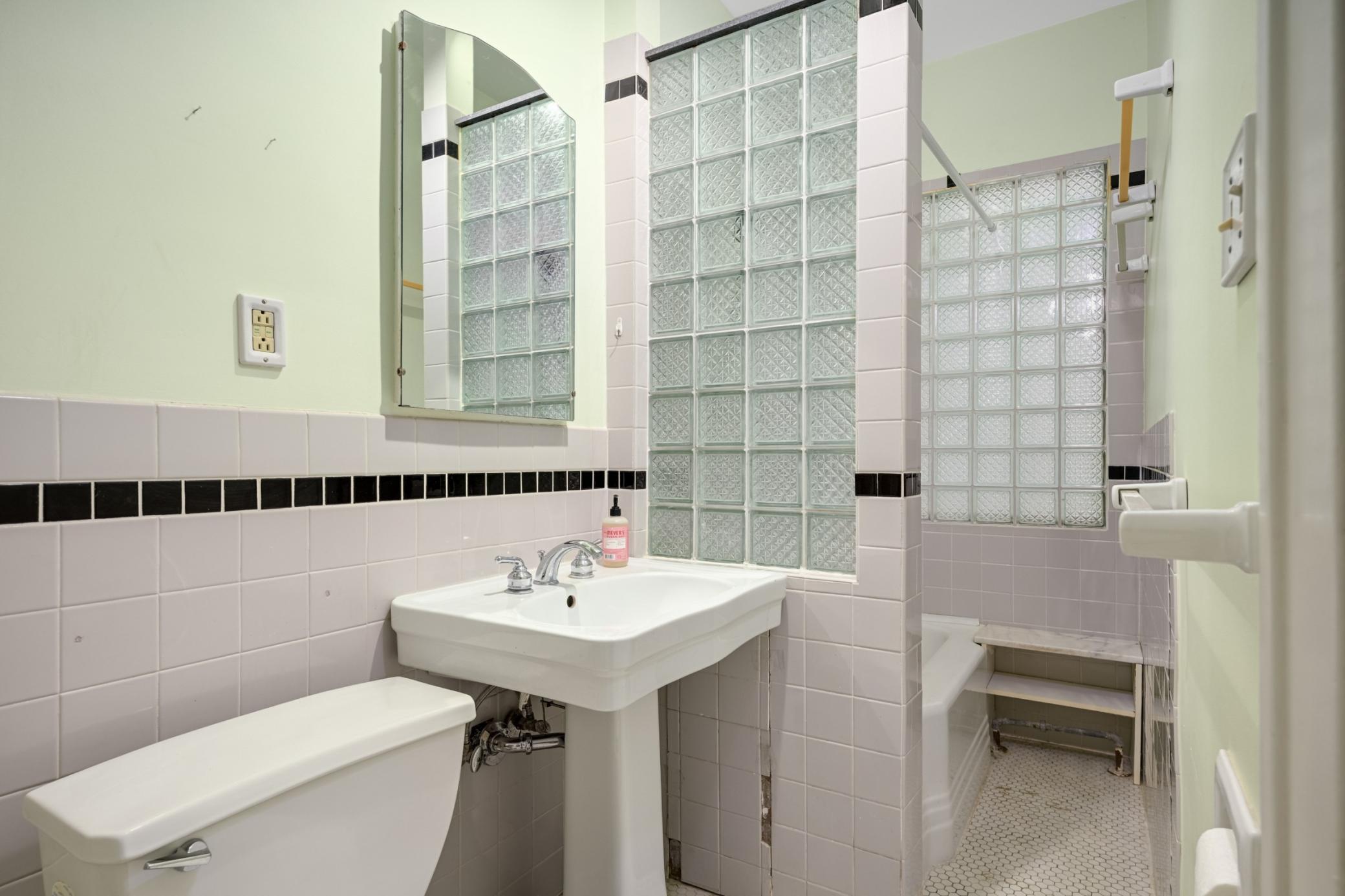 View of Residential at 2440 Stevens Avenue #2, Minneapolis MN 55404, Minneapolis (14 of 32) - Mike Wilen | Minnesota Team Real Estate