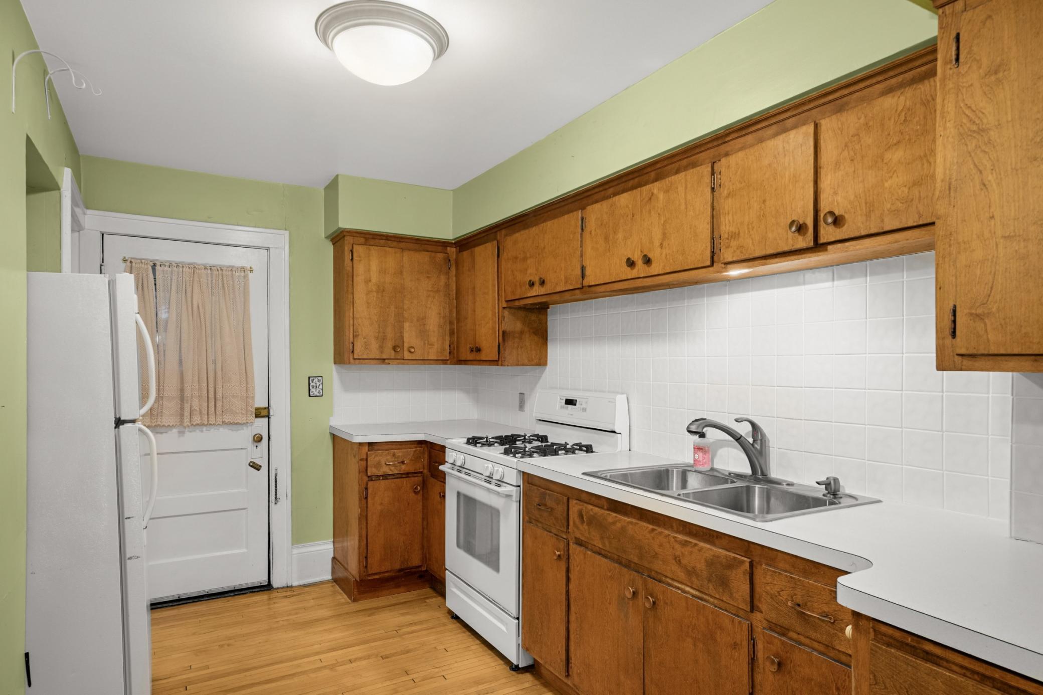View of Residential at 2440 Stevens Avenue #2, Minneapolis MN 55404, Minneapolis (10 of 32) - Mike Wilen | Minnesota Team Real Estate