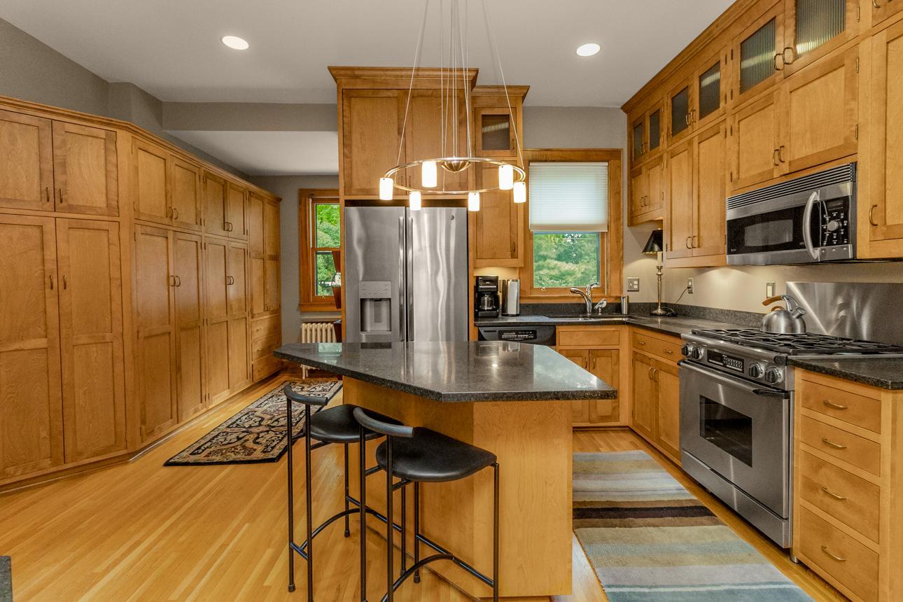View of Residential at 1825 Summit Avenue, Saint Paul MN 55105, Saint Paul (32 of 63) - Mike Wilen | Minnesota Team Real Estate