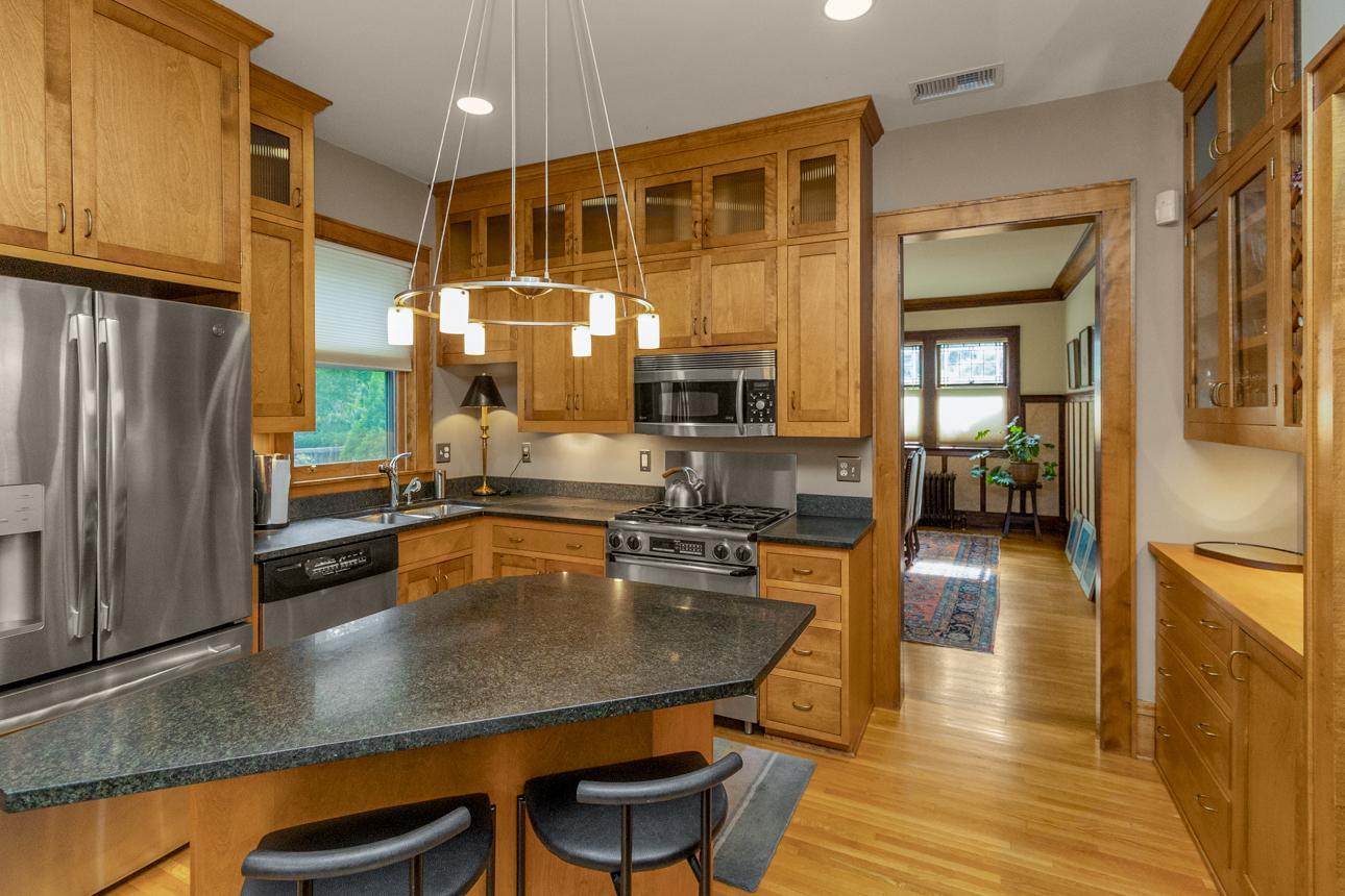 View of Residential at 1825 Summit Avenue, Saint Paul MN 55105, Saint Paul (31 of 63) - Mike Wilen | Minnesota Team Real Estate