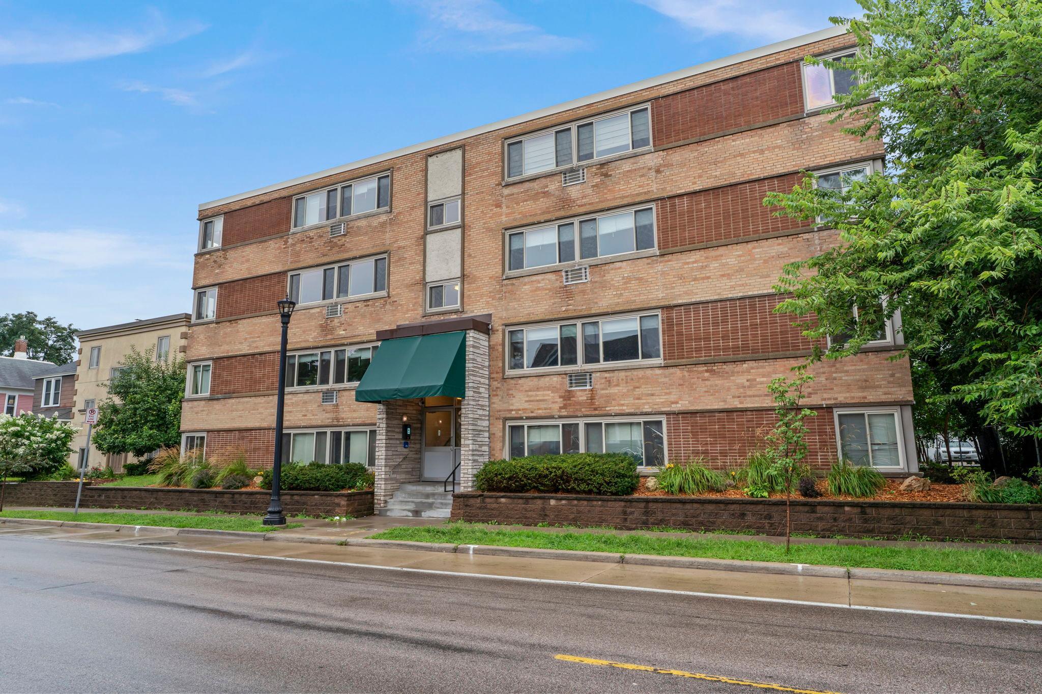 View of Residential at 3120 Hennepin Avenue #106, Minneapolis MN 55408, Minneapolis (2 of 17) - Mike Wilen | Minnesota Team Real Estate