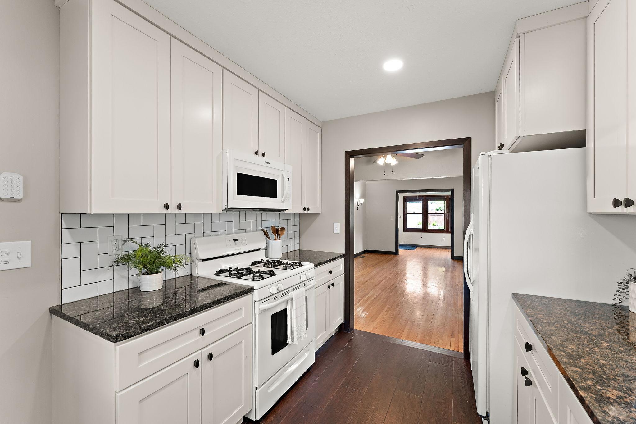 View of Residential Income at 551 Pascal Street, Saint Paul MN 55104, Saint Paul (5 of 37) - Mike Wilen | Minnesota Team Real Estate