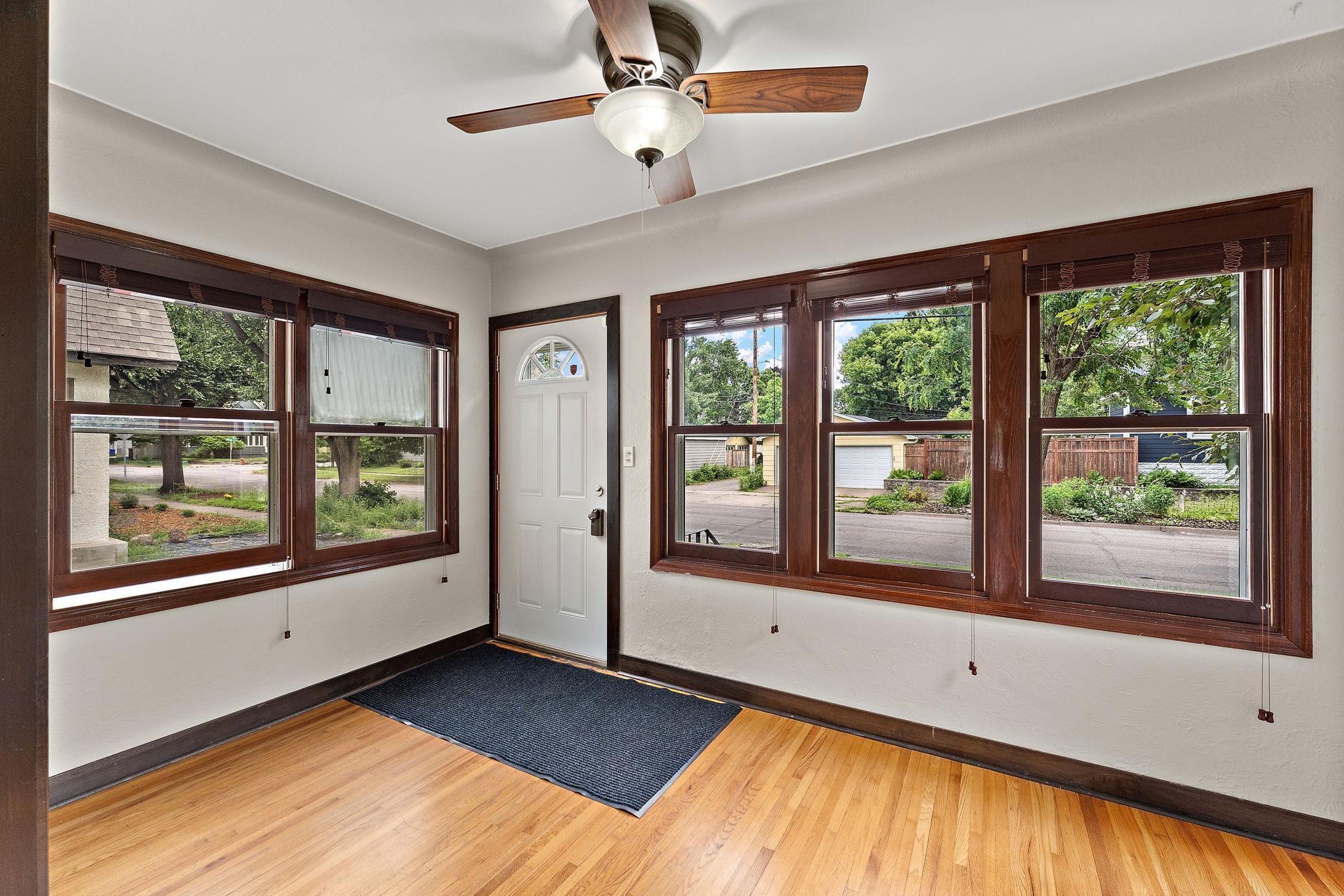 View of Residential Income at 551 Pascal Street, Saint Paul MN 55104, Saint Paul (11 of 37) - Mike Wilen | Minnesota Team Real Estate