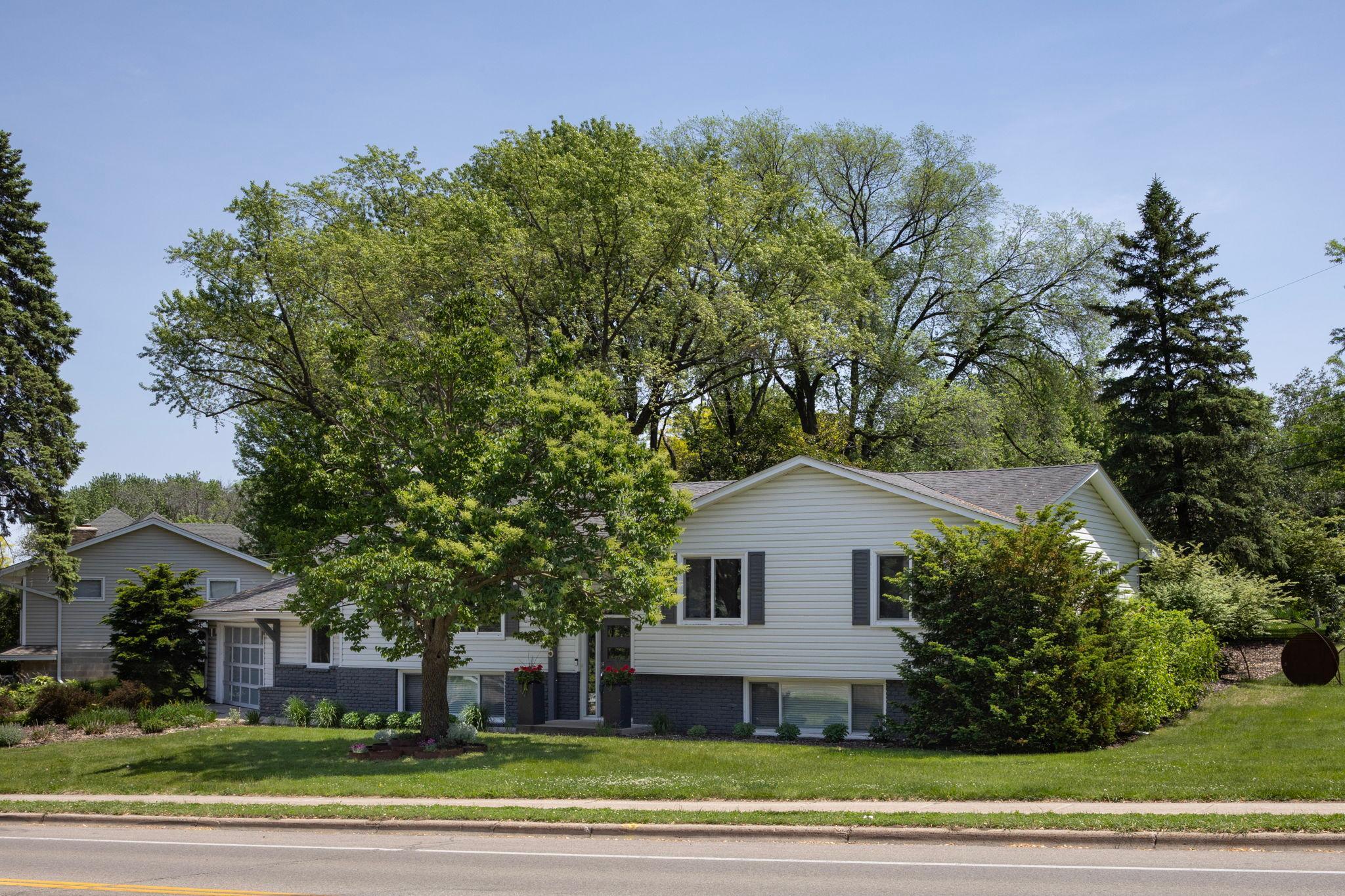 View of Residential at 6725 Valley View Road, Edina MN 55439, Edina (39 of 40) - Mike Wilen | Minnesota Team Real Estate