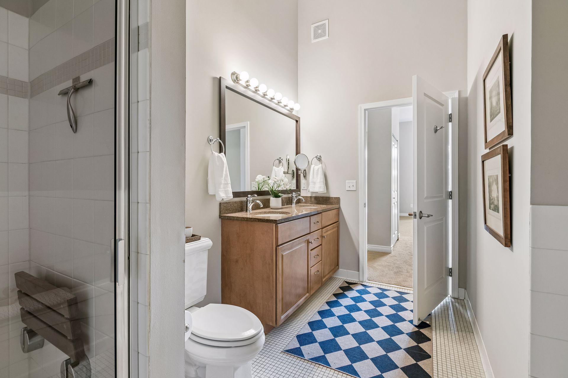 View of Residential at 301 Clifton Avenue #1H, Minneapolis MN 55403, Minneapolis (14 of 35) - Mike Wilen | Minnesota Team Real Estate