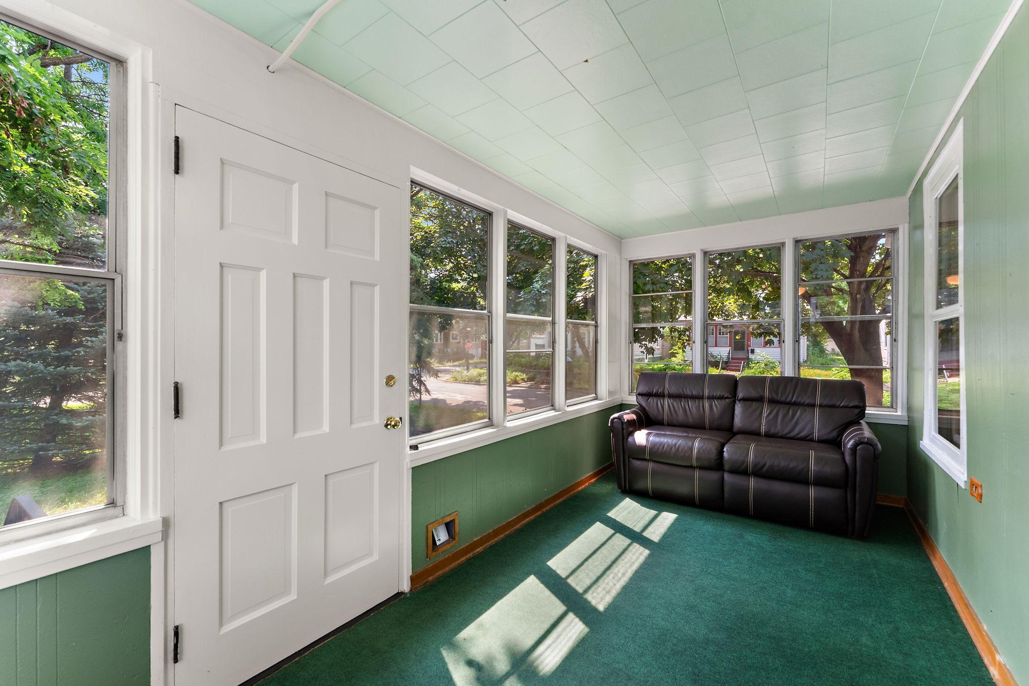 View of Residential at 1467 Charles Avenue, Saint Paul MN 55104, Saint Paul (9 of 37) - Mike Wilen | Minnesota Team Real Estate