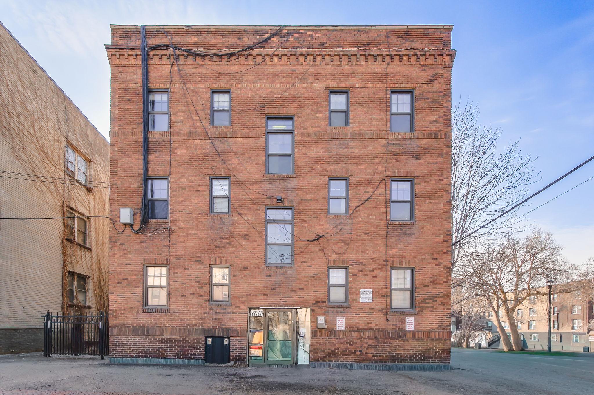 View of Residential at 1901 Stevens Avenue #303, Minneapolis MN 55403, Minneapolis (19 of 23) - Mike Wilen | Minnesota Team Real Estate