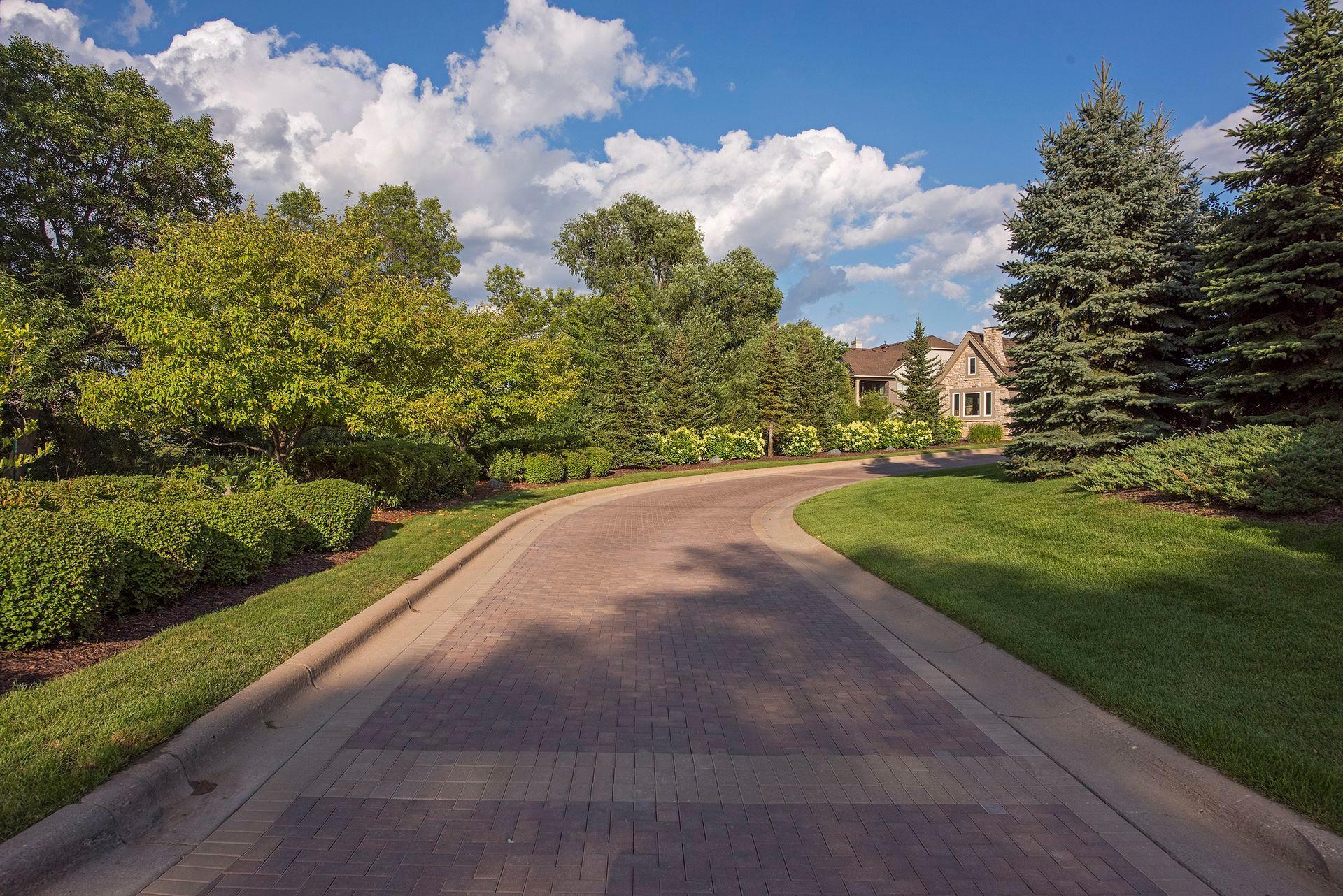View of Residential at 10786 Lyndale Bluffs Trail, Bloomington MN 55420, Bloomington (36 of 41) - Mike Wilen | Minnesota Team Real Estate