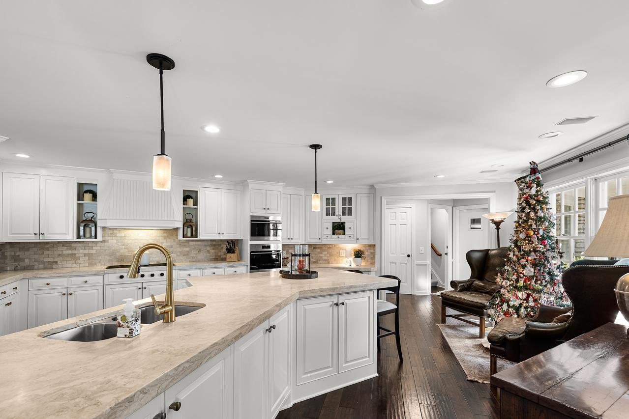 View of Residential at 11228 Willowood Avenue, Eden Prairie MN 55344, Eden Prairie (15 of 99) - Mike Wilen | Minnesota Team Real Estate