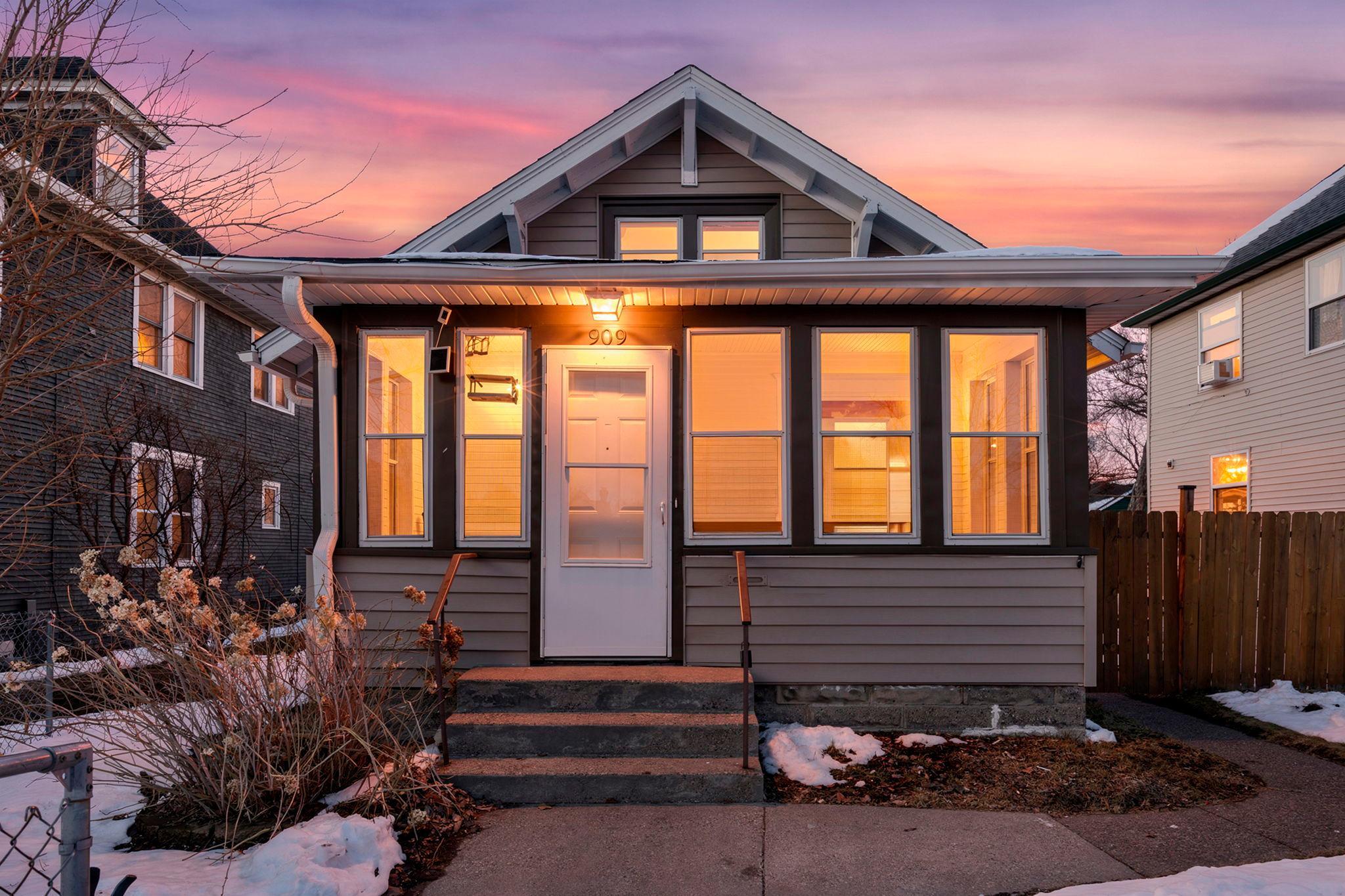View of Residential at 909 Saint Anthony Avenue, Saint Paul MN 55104, Saint Paul - Mike Wilen | Minnesota Team Real Estate
