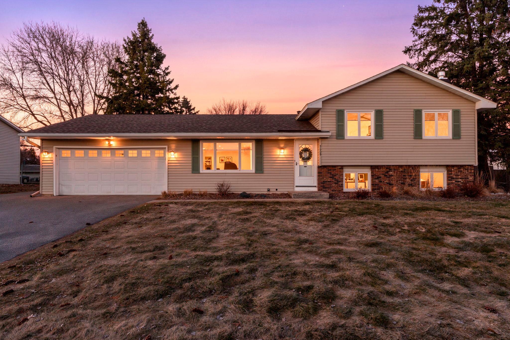 View of Residential at 5609 Upper 136th Street Court, Apple Valley MN 55124, Apple Valley - Mike Wilen | Minnesota Team Real Estate