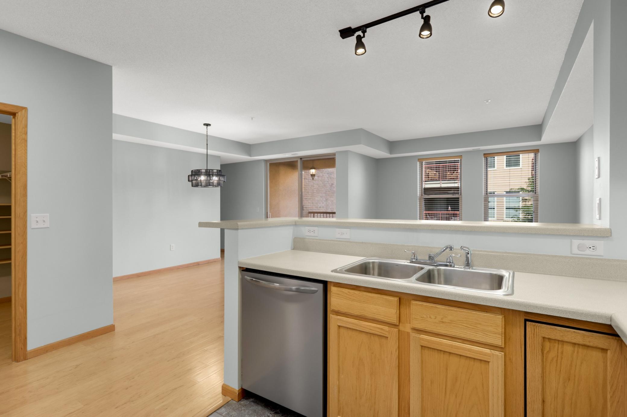 View of Residential at 580 2nd Street #301, Minneapolis MN 55401, Minneapolis (10 of 42) - Mike Wilen | Minnesota Team Real Estate