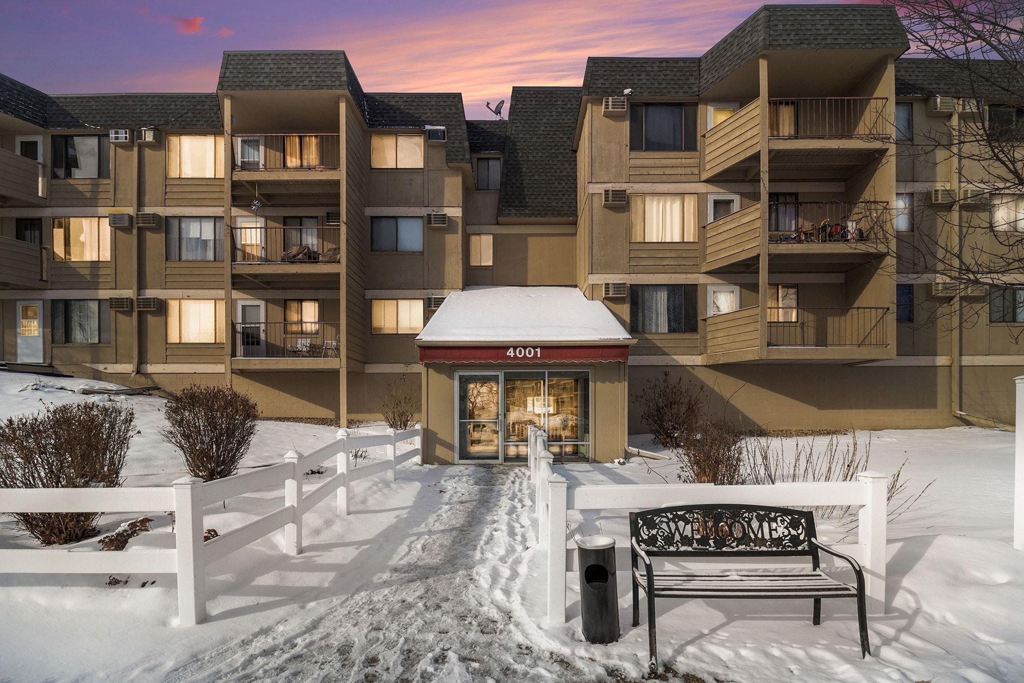 View of Residential at 4001 Heritage Hills Drive #304, Bloomington MN 55437, Bloomington (2 of 27) - Mike Wilen | Minnesota Team Real Estate