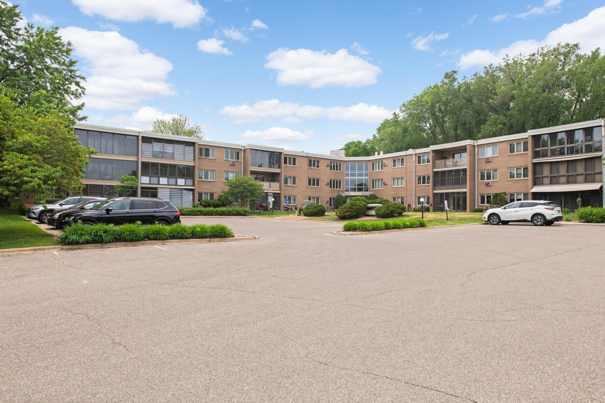 View of Residential at 4370 Brookside Court #203, Edina MN 55436, Edina (29 of 35) - Mike Wilen | Minnesota Team Real Estate
