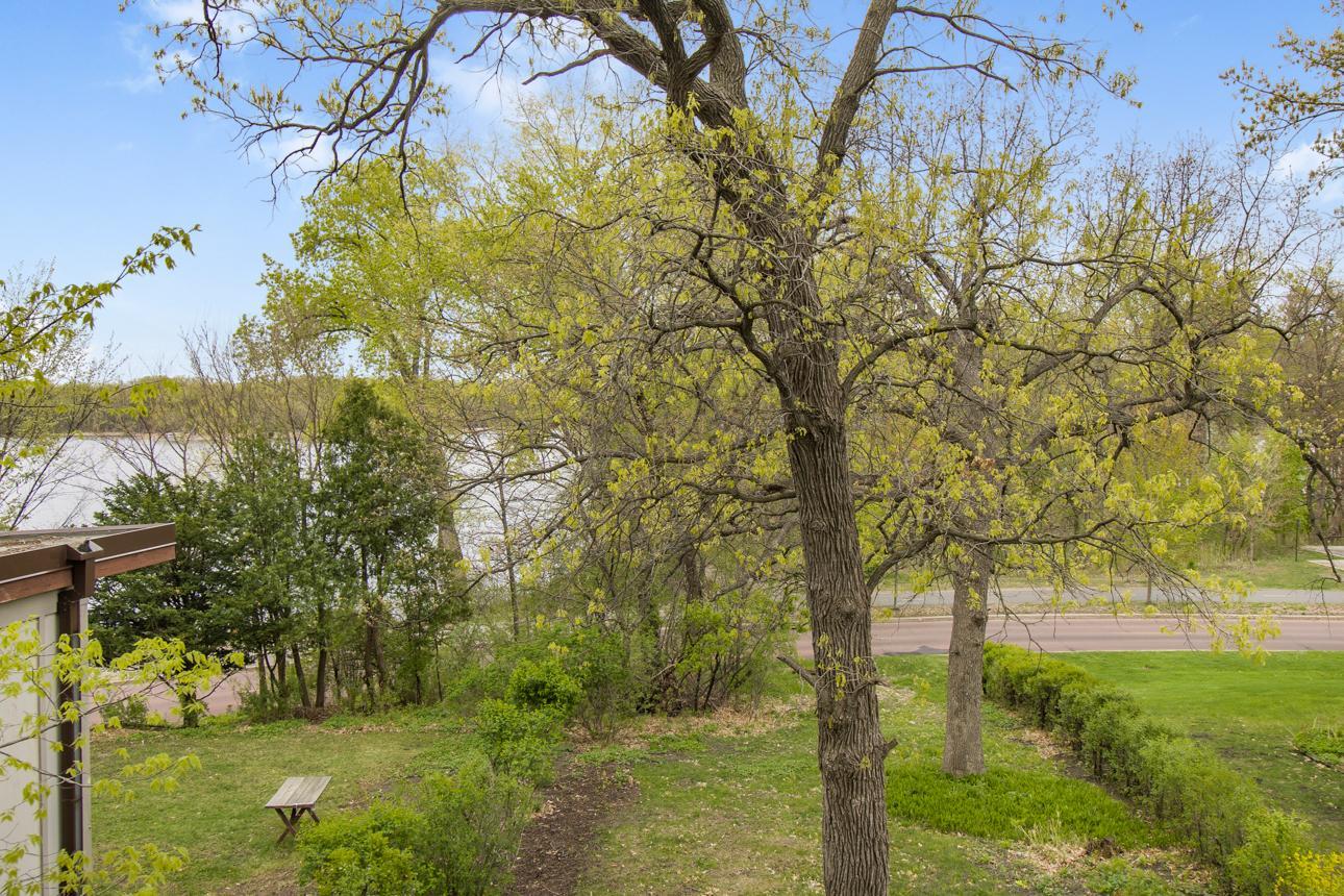 View of Residential at 2036 Cedar Lake Parkway, Minneapolis MN 55416, Minneapolis (23 of 28) - Mike Wilen | Minnesota Team Real Estate