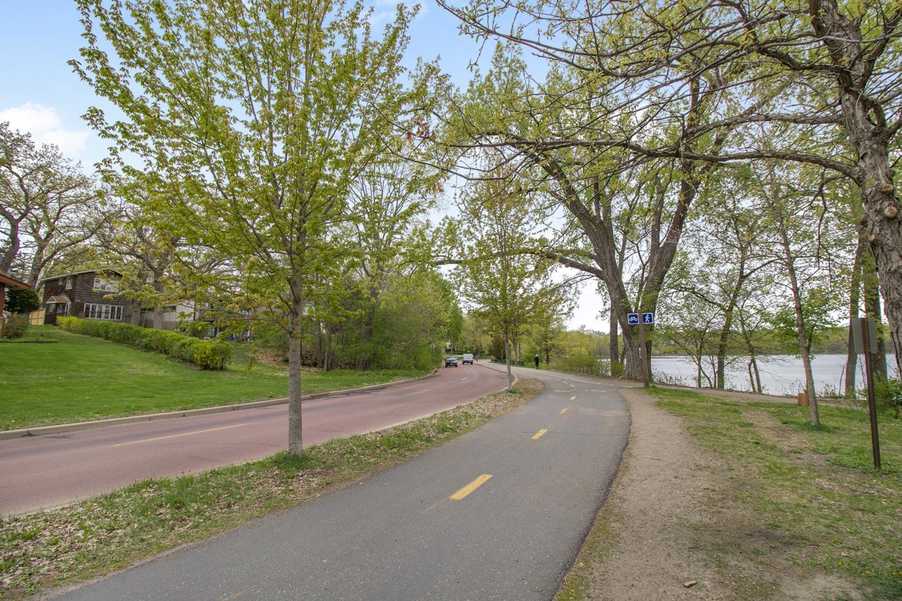 View of Residential at 2036 Cedar Lake Parkway, Minneapolis MN 55416, Minneapolis (27 of 28) - Mike Wilen | Minnesota Team Real Estate