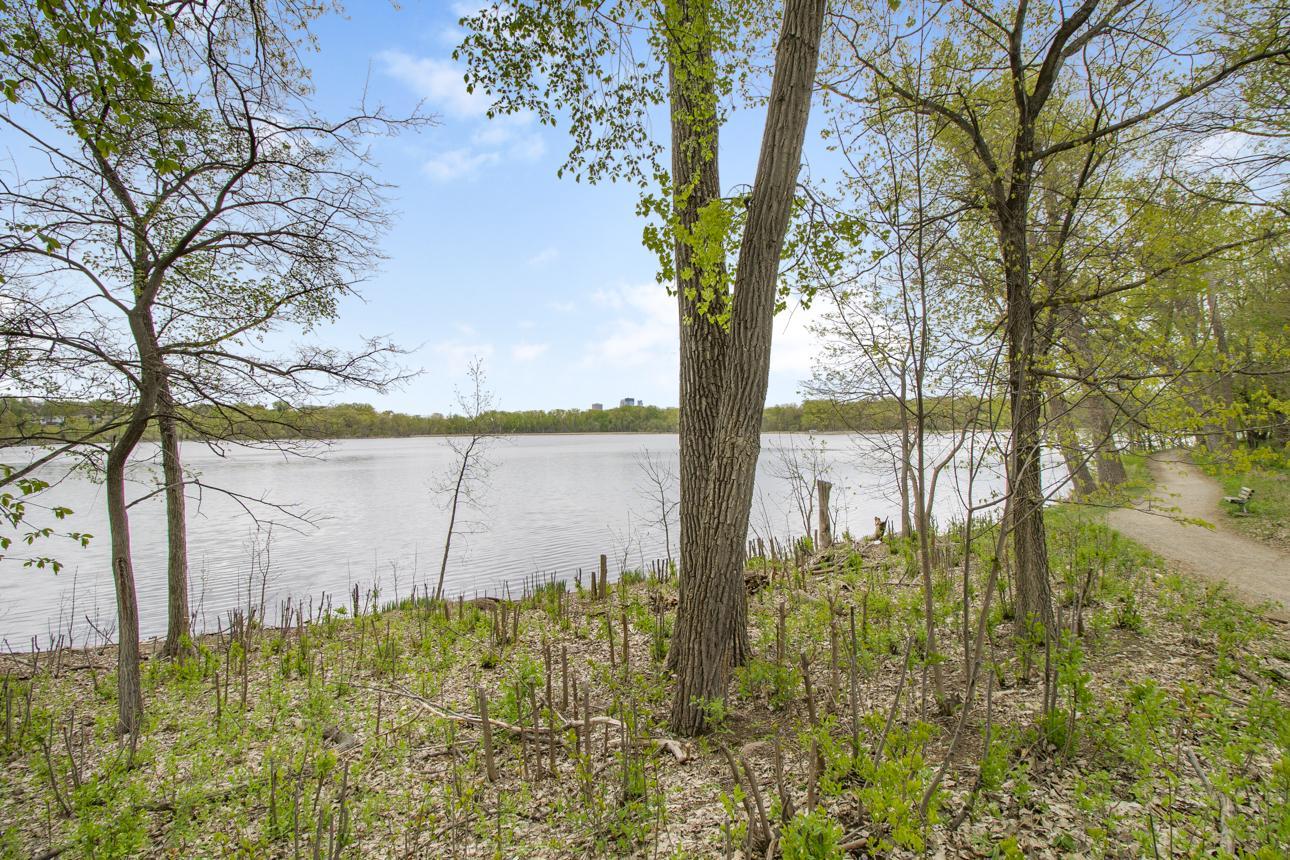 View of Residential at 2036 Cedar Lake Parkway, Minneapolis MN 55416, Minneapolis (25 of 28) - Mike Wilen | Minnesota Team Real Estate