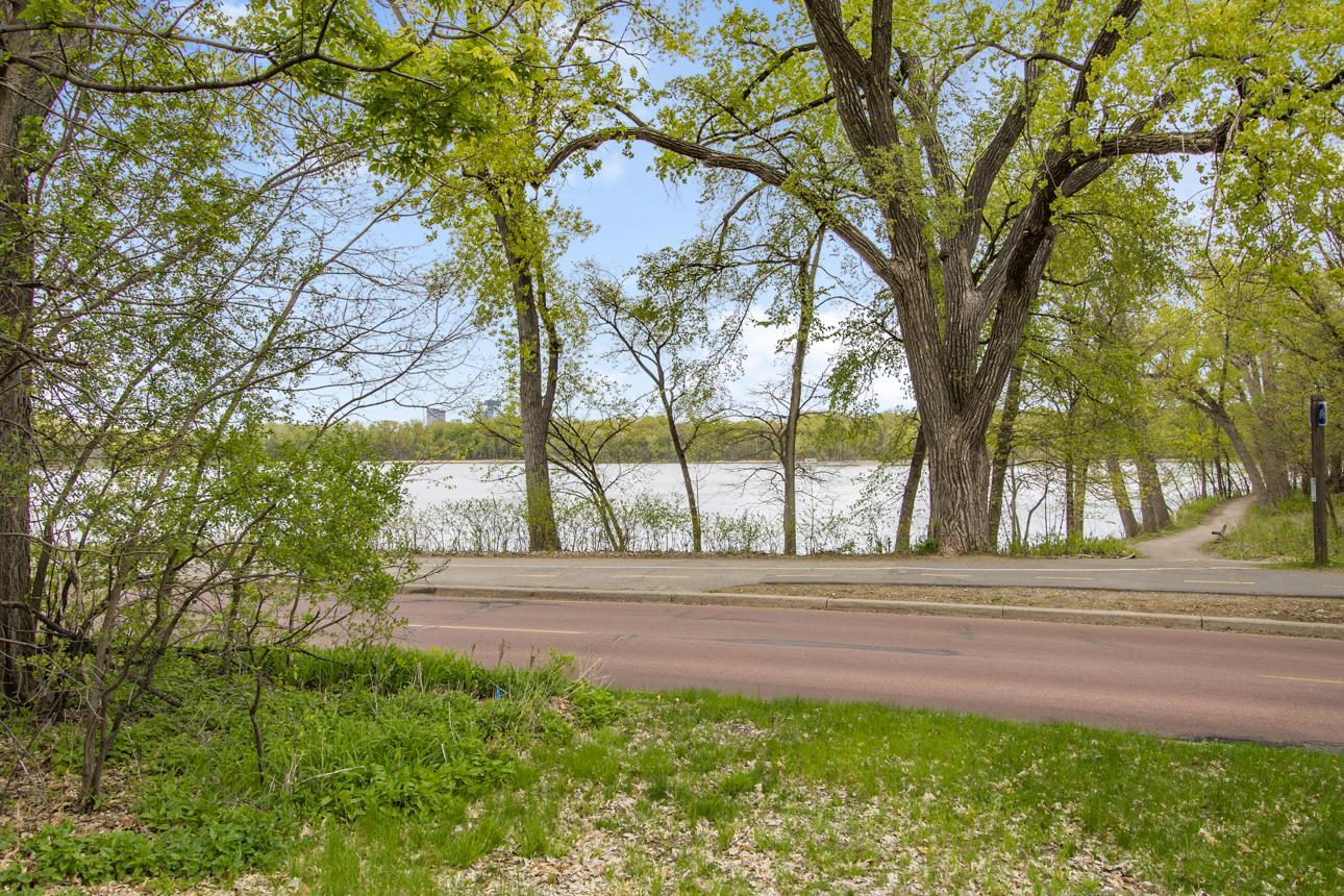 View of Residential at 2036 Cedar Lake Parkway, Minneapolis MN 55416, Minneapolis (3 of 28) - Mike Wilen | Minnesota Team Real Estate