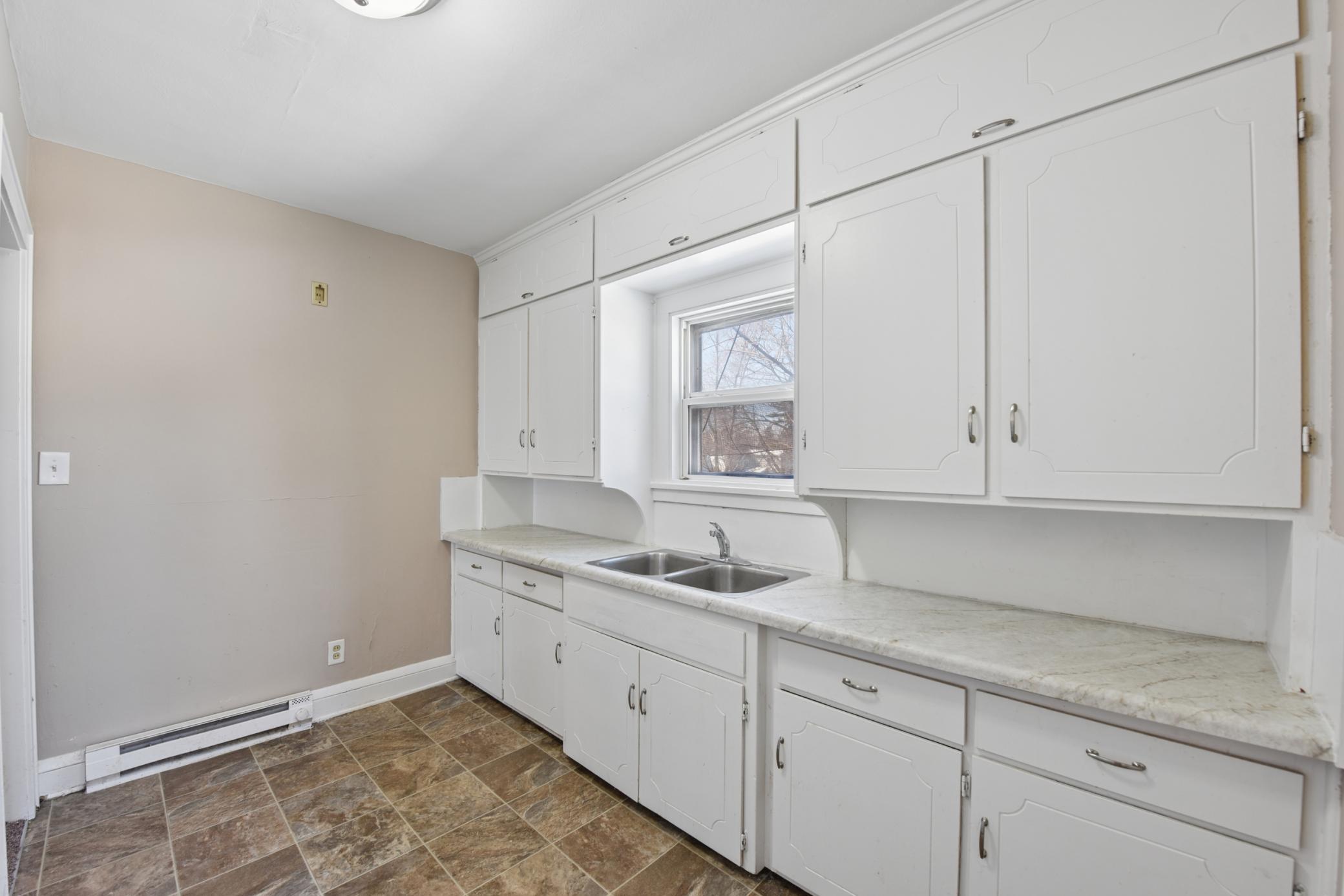 View of Residential Income at 1237 5th Street, Saint Paul MN 55106, Saint Paul (12 of 20) - Mike Wilen | Minnesota Team Real Estate