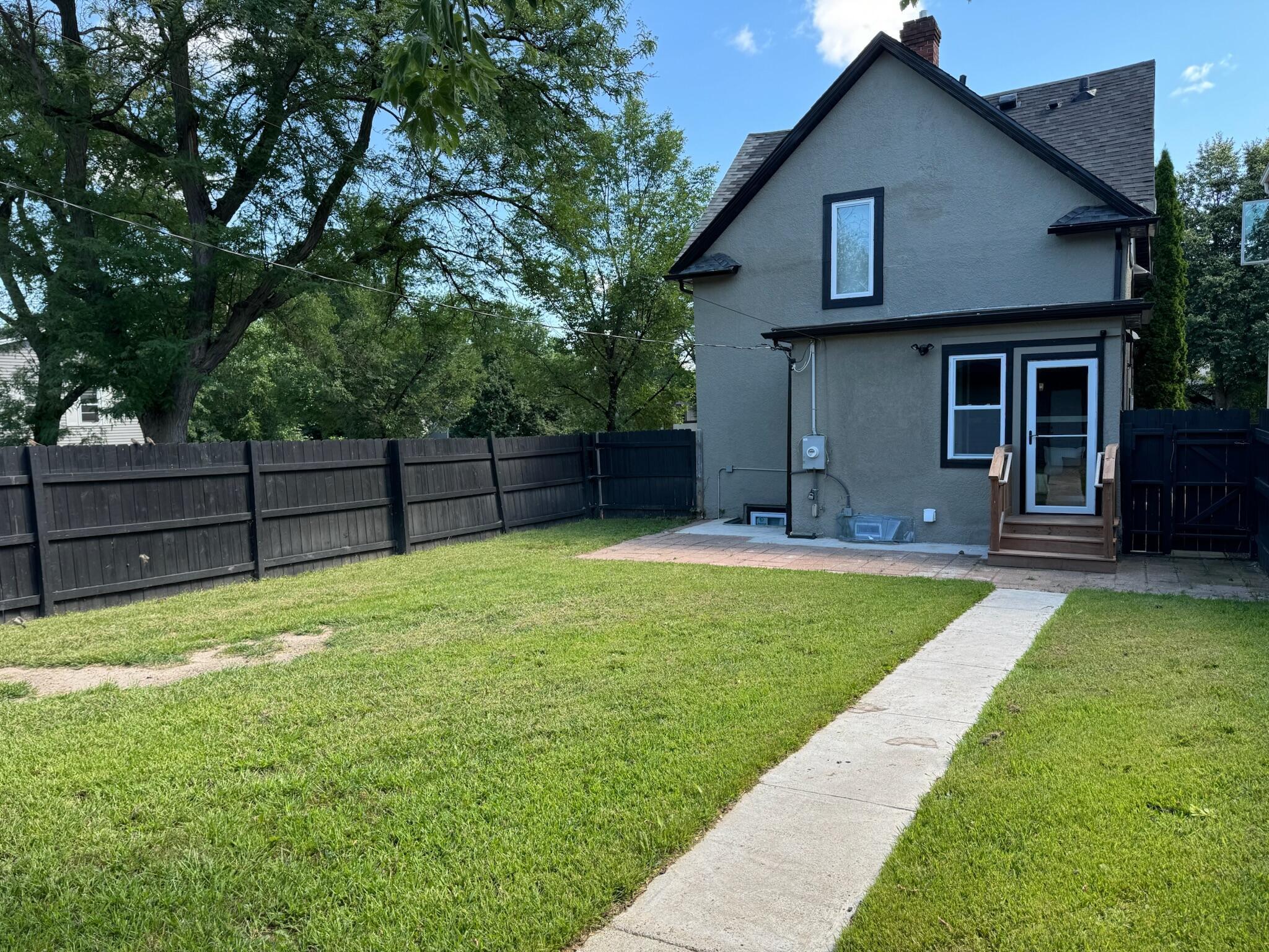 View of Residential at 3557 Dupont Avenue, Minneapolis MN 55412, Minneapolis (21 of 25) - Mike Wilen | Minnesota Team Real Estate