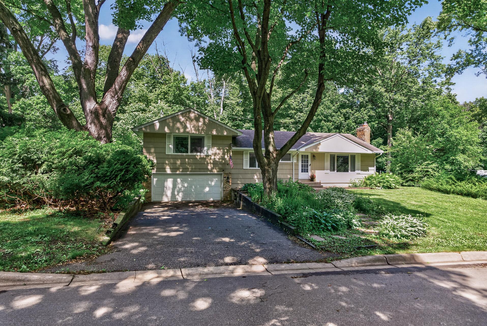 View of Residential at 4830 Shady Lane, Minnetonka MN 55345, Minnetonka (29 of 40) - Mike Wilen | Minnesota Team Real Estate
