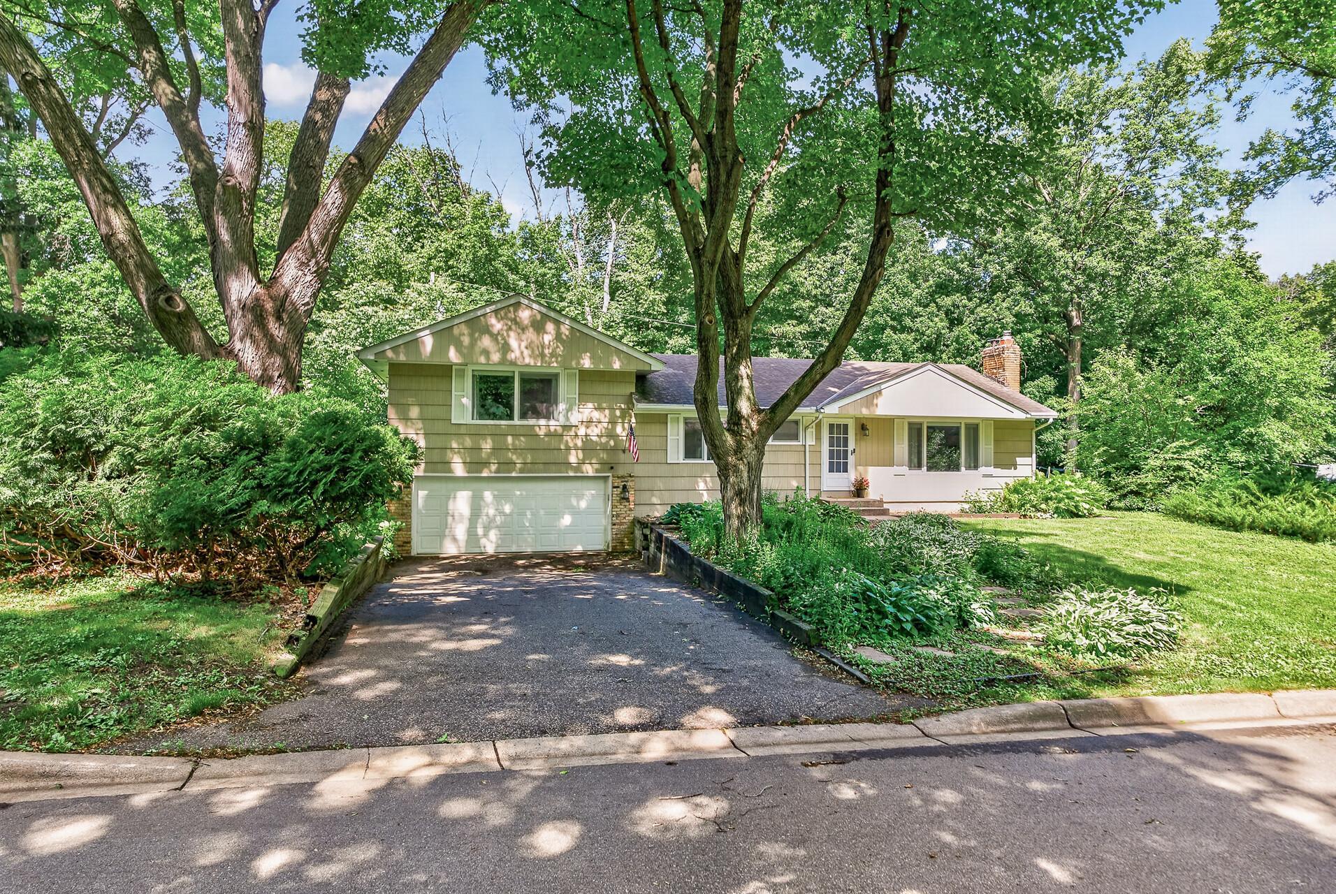 View of Residential at 4830 Shady Lane, Minnetonka MN 55345, Minnetonka (30 of 40) - Mike Wilen | Minnesota Team Real Estate