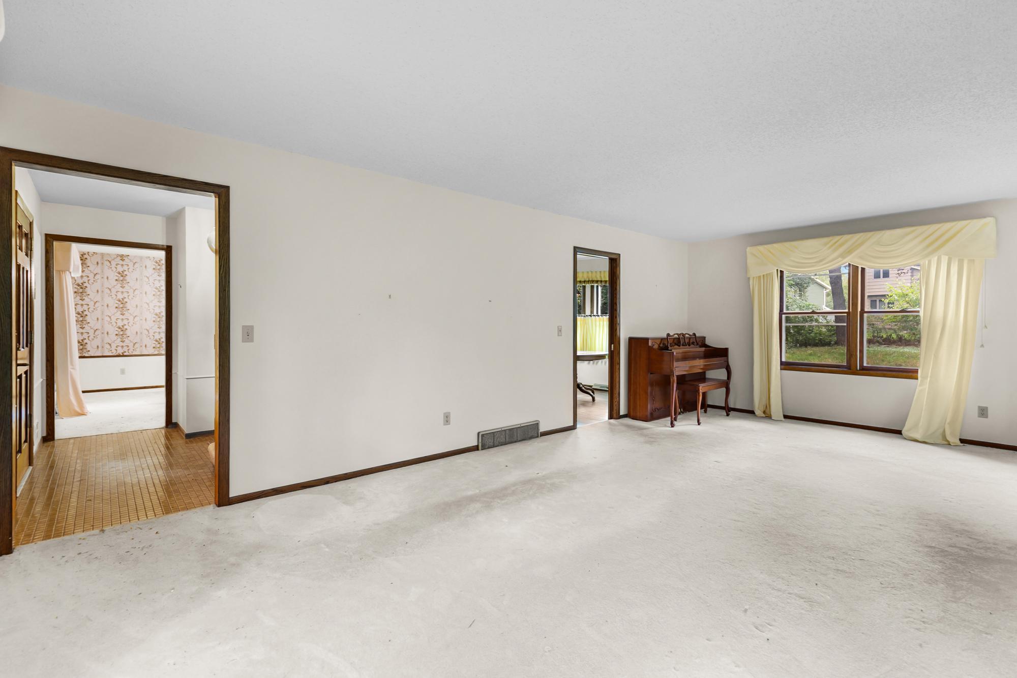 View of Residential at 18010 County Road 6, Plymouth MN 55447, Plymouth (14 of 28) - Mike Wilen | Minnesota Team Real Estate