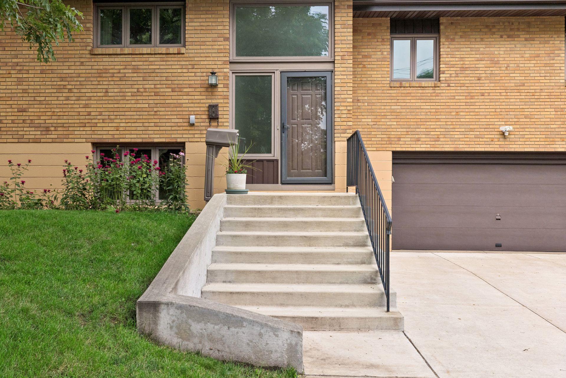 View of Residential at 116 Victory Place, South Saint Paul MN 55075, South Saint Paul (4 of 44) - Mike Wilen | Minnesota Team Real Estate