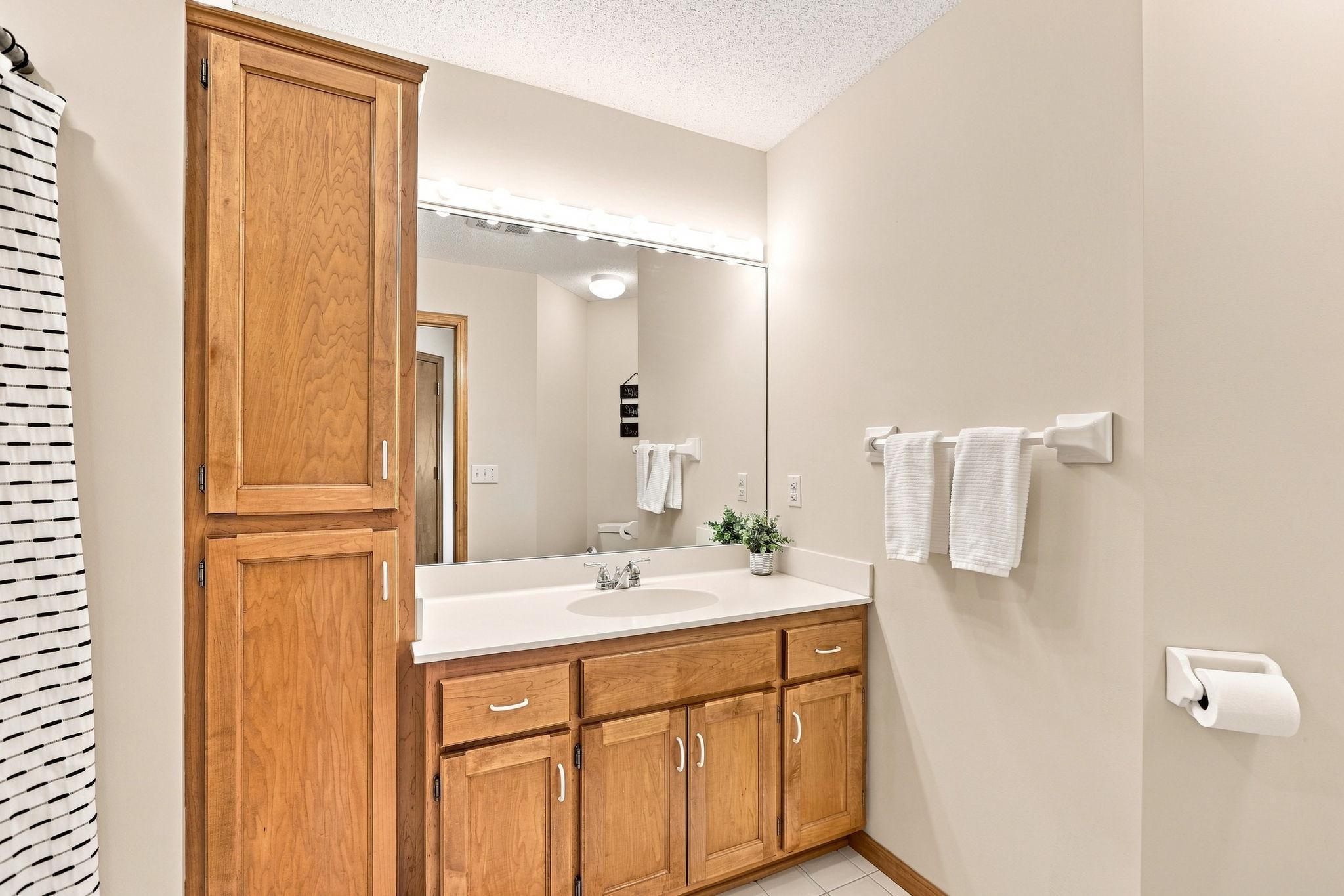 View of Residential at 14335 48th Avenue, Plymouth MN 55446, Plymouth (23 of 37) - Mike Wilen | Minnesota Team Real Estate