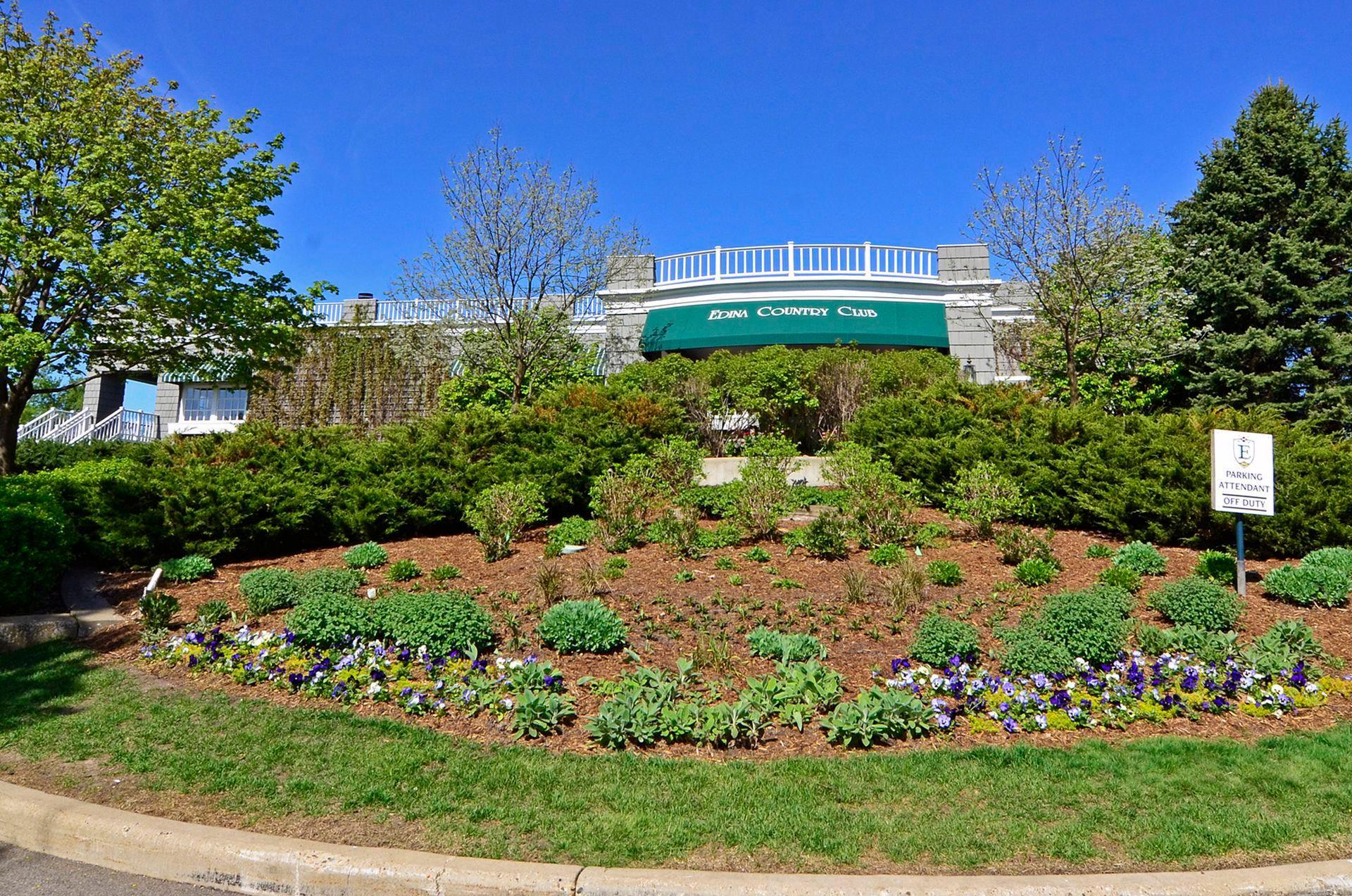 View of Residential at 4908 Ridge Place, Edina MN 55424, Edina (29 of 32) - Mike Wilen | Minnesota Team Real Estate