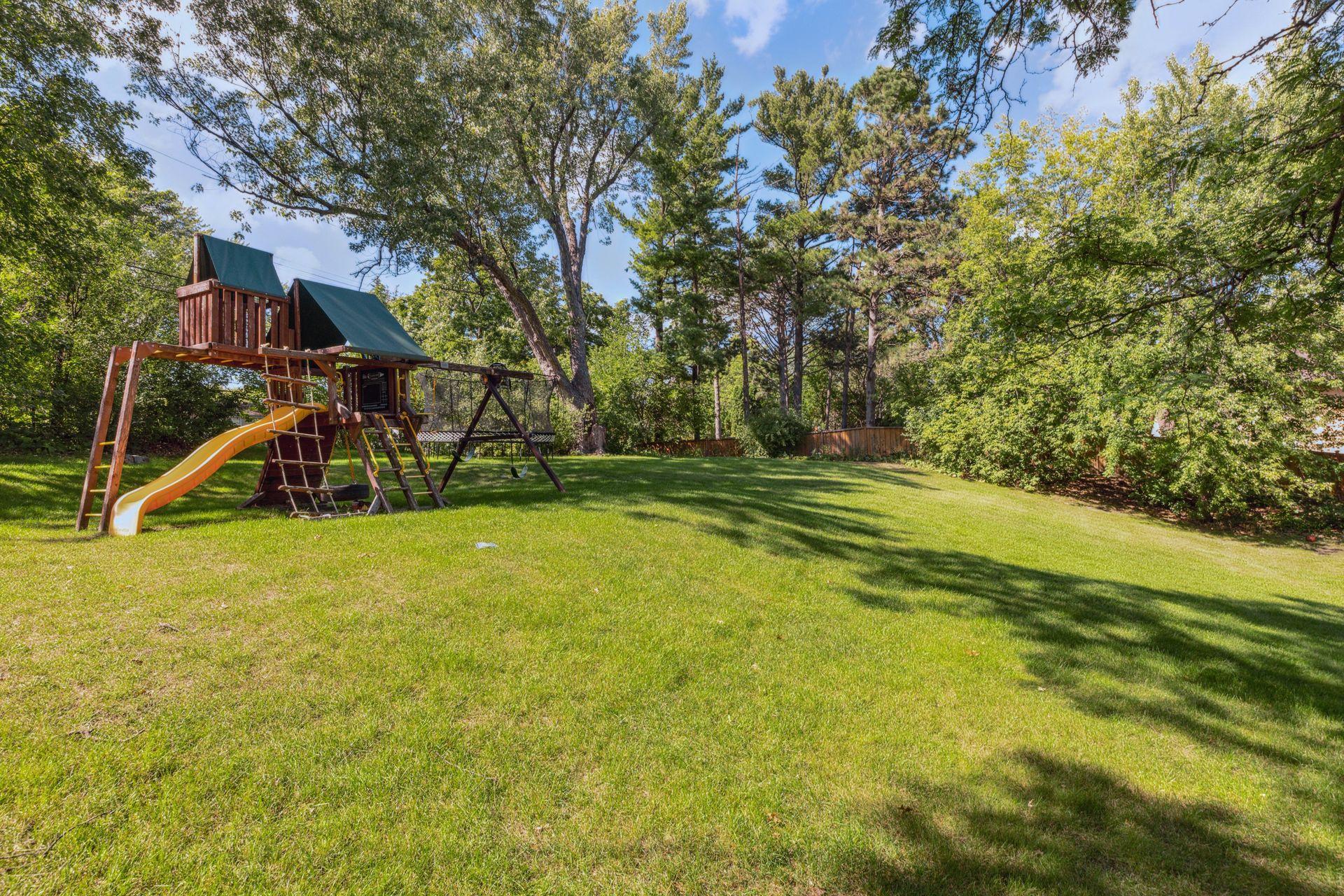 View of Residential at 4908 Ridge Place, Edina MN 55424, Edina (26 of 32) - Mike Wilen | Minnesota Team Real Estate