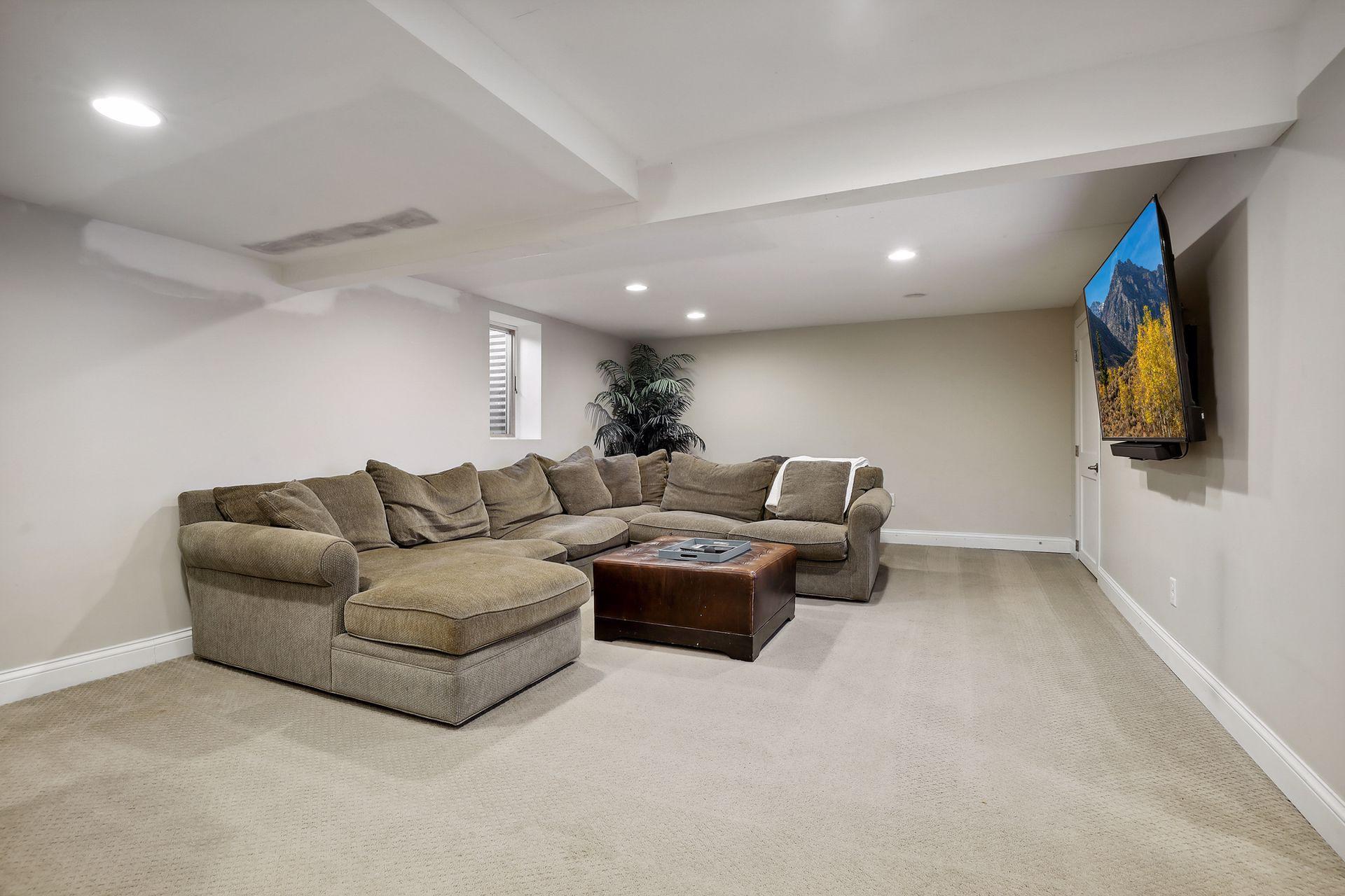 View of Residential at 4908 Ridge Place, Edina MN 55424, Edina (17 of 32) - Mike Wilen | Minnesota Team Real Estate