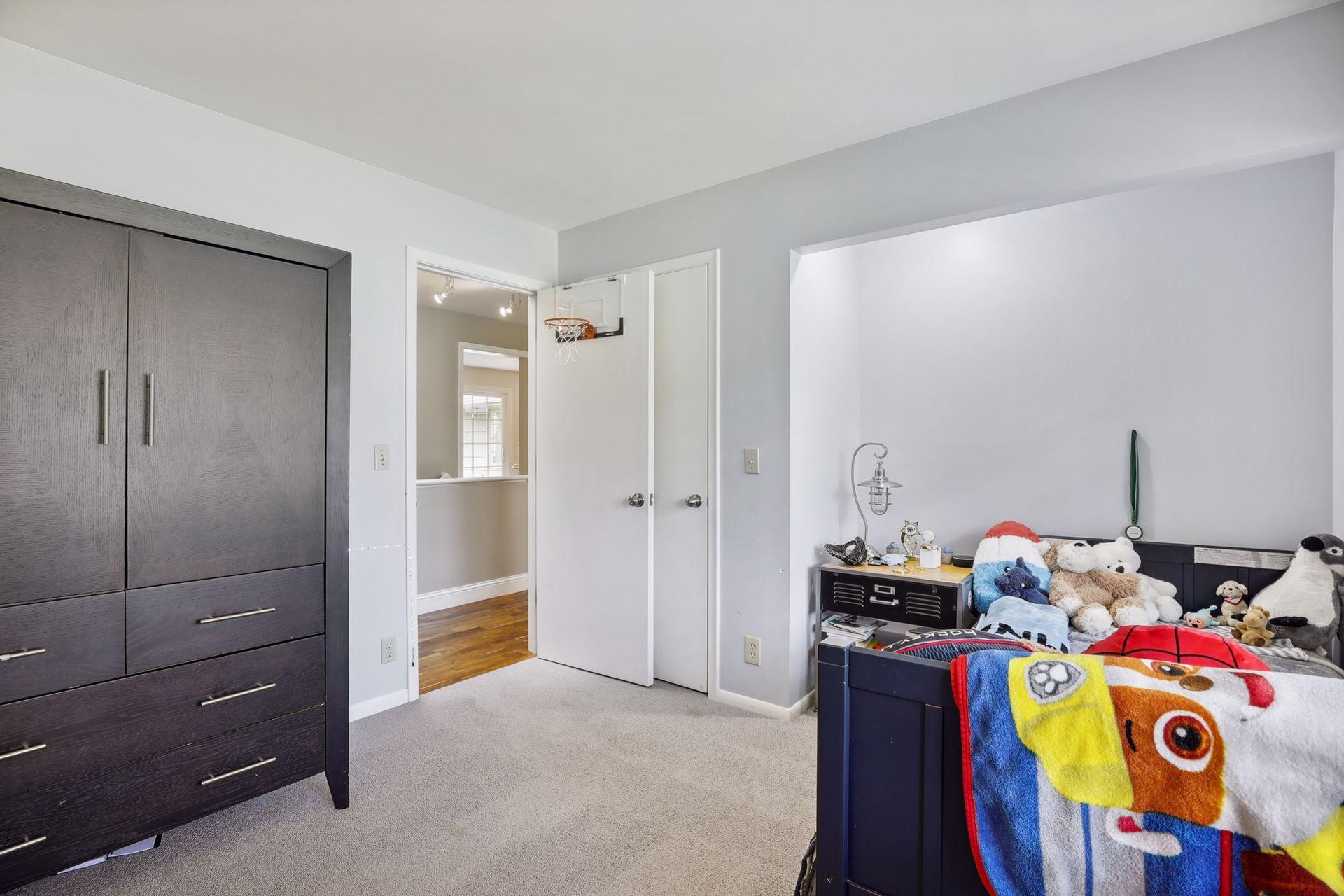 View of Residential at 4908 Ridge Place, Edina MN 55424, Edina (15 of 32) - Mike Wilen | Minnesota Team Real Estate
