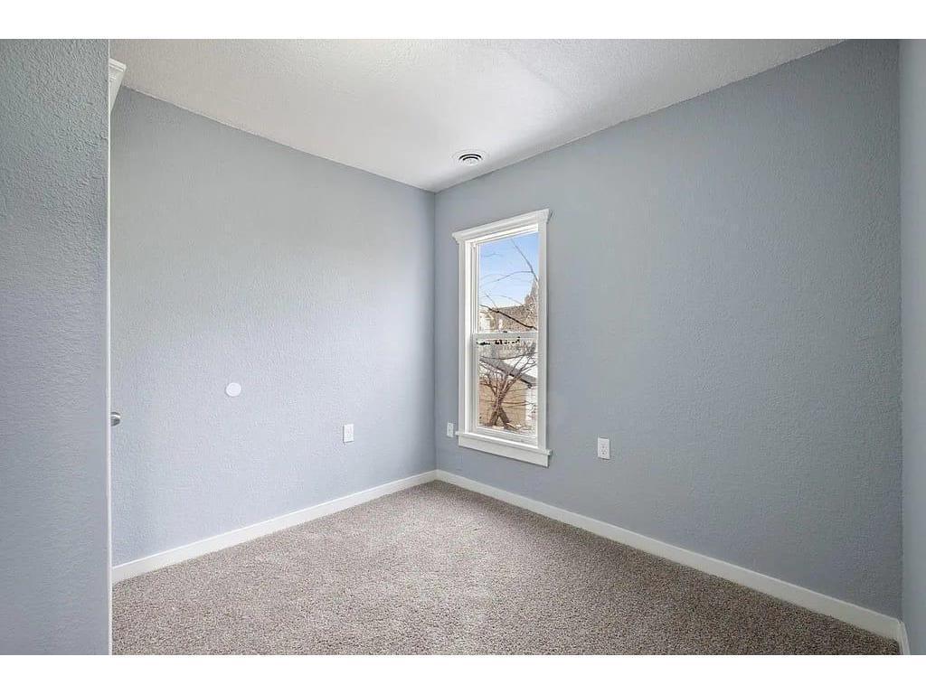 View of Residential Income at 2723 Dupont Avenue, Minneapolis MN 55411, Minneapolis (10 of 27) - Mike Wilen | Minnesota Team Real Estate