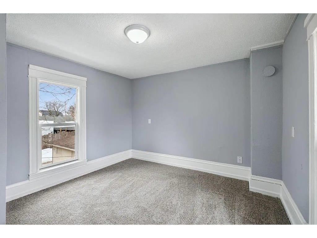 View of Residential Income at 2723 Dupont Avenue, Minneapolis MN 55411, Minneapolis (12 of 27) - Mike Wilen | Minnesota Team Real Estate
